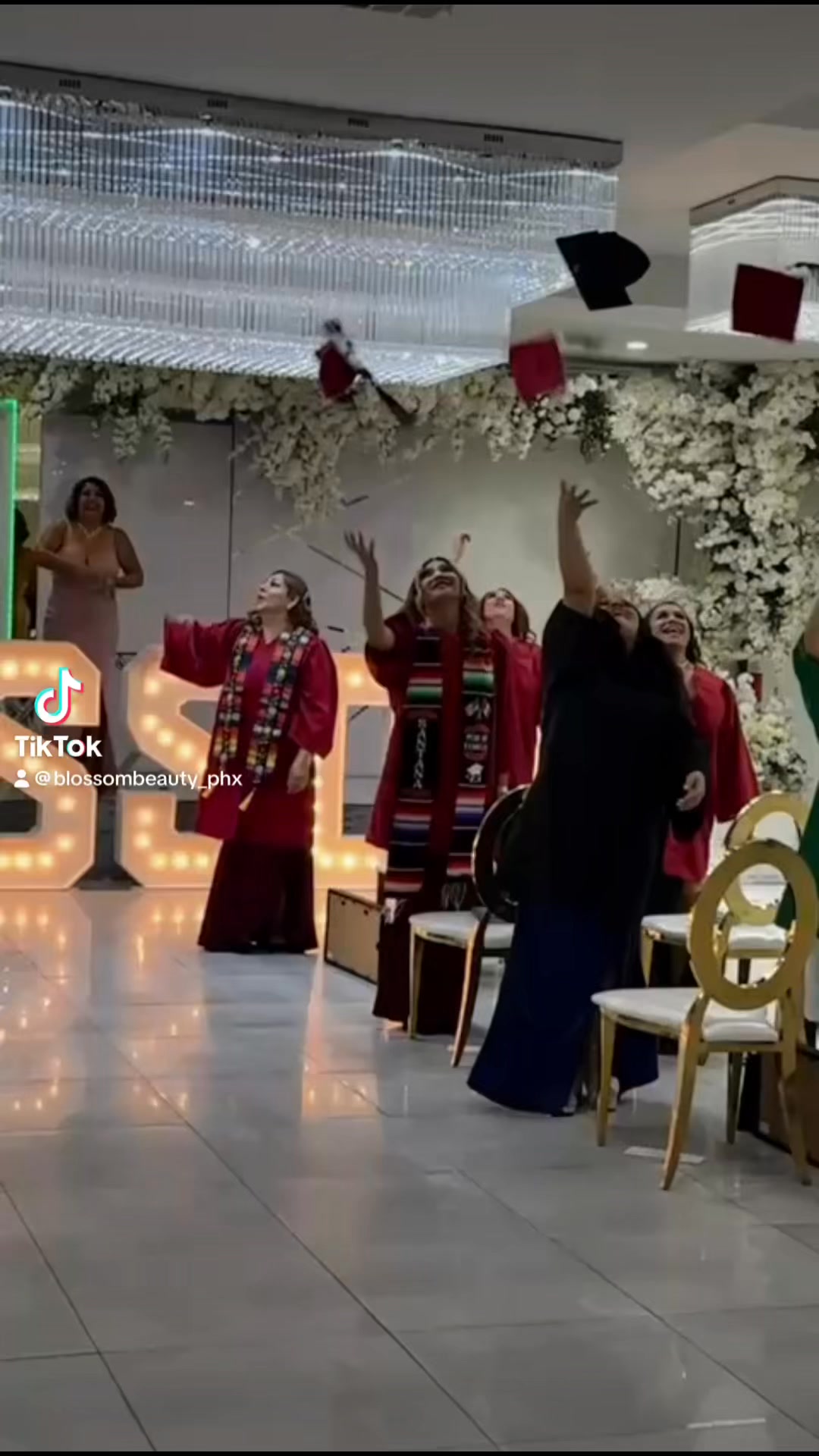 Un poco de cómo fue nuestra noche..
Chicas suban sus videos 🌸