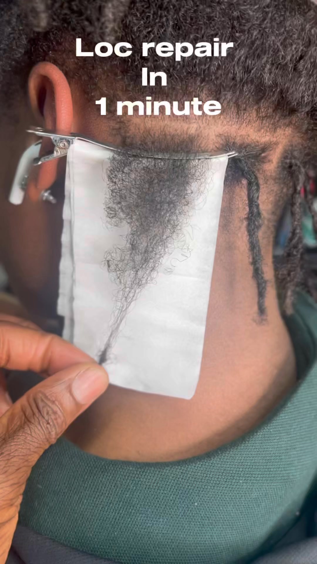 Loc repair in 1 minute
#locs #dreads #beforeandafter #locstyles #mensgrooming #barber #haircut #locrepair #naturalhair #haircare #creesethehairgician @highlight #barreltwists #rasta #loctician
Book your consultation at www.Thehairgician.com
