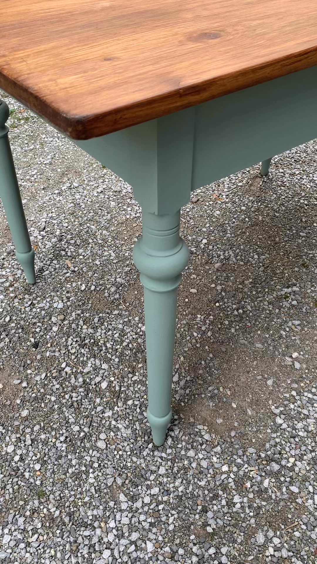 SOLD #goodoldstuff #holztisch #flippedfurniture #nachhaltigwohnen #reducereuserecycle #circularzurich