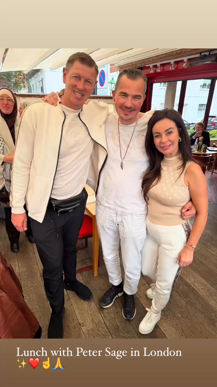 MEETING AT A HIGHER LEVEL
3 June 2025 — Chelsea, London
(3,6,9 ✨)
Peter Sage is the mentor who has impacted me the most in life. He introduced powerful concepts that expanded how I think, feel, and show up in the world. And helped me go from by me to through me. Through him, I’ve come to see more of life’s beauty and magic and gained access to tools that operate at a quantum level.
He held up a mirror and invited us to look deeper.
I always had a sense I would meet Peter someday. I just didn’t know when or how—just like when I met Dan Peña. The intention was set, and the universe took care of the rest.
So when I was invited to a private lunch during Peter’s brief stopover in Chelsea between New York and Madrid, I cleared my afternoon. None of the 14 of us knew each other beforehand, but within a few hours, we left as friends.
We spoke deeply about life, purpose, transformation, and the challenges we’ve faced. We shared our stories. What shaped us, where we’ve been, and where we’re going.
The energy in the room was extraordinary. It vibrated with honesty, soul, and depth. As we broke bread, we explored profound truths together.
I feel humbled to have sat at a table with people who had clearly done the inner work, people who live with intention, who see the sacred in the simple, and radiate a deep spiritual presence.
It was a meeting of consciousness, not ego.
And I feel deeply grateful to have been one of the 14 present.
Thank you, Peter, for creating that space.
Thank you to everyone who showed up so fully.
I’m honoured. I’m blessed.
❤️✨☝️🙏🌊