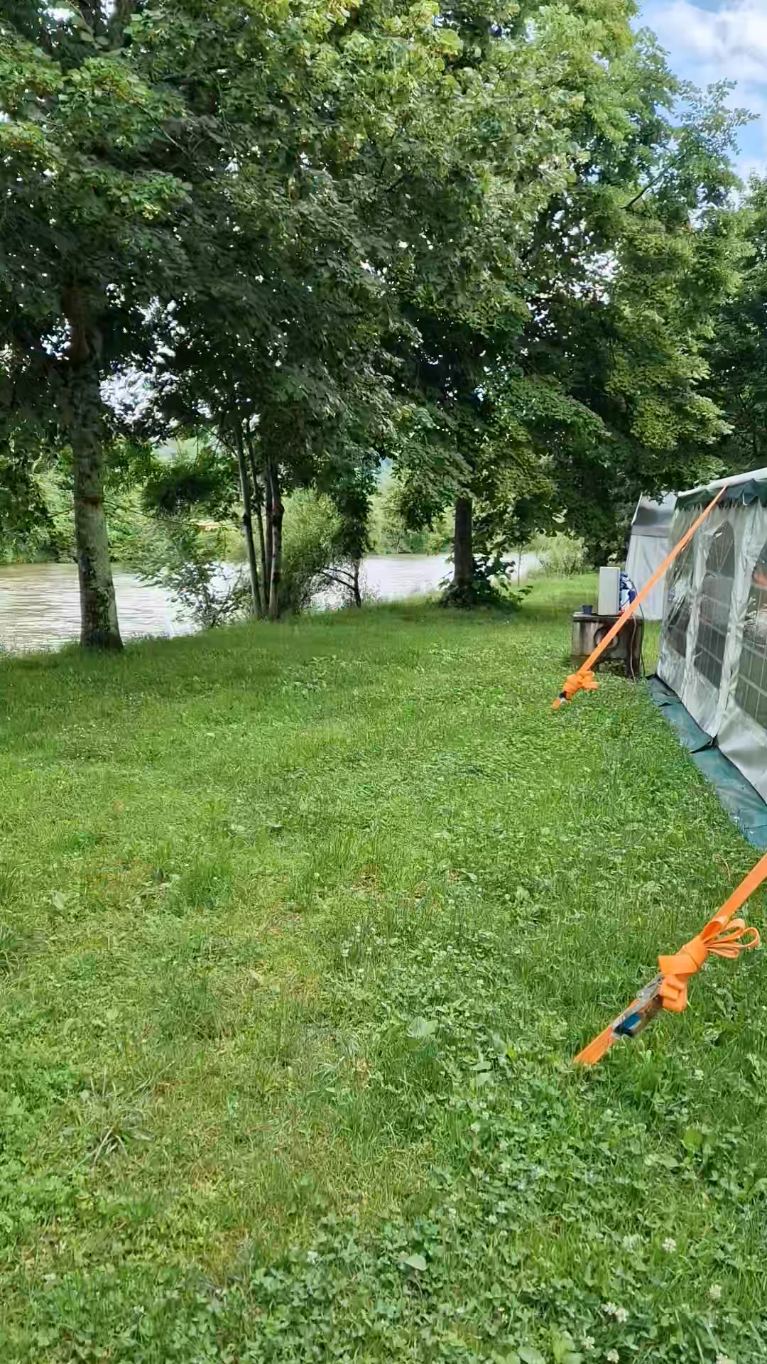 Klassenfahrt in Port - Lesney ,Frankreich begleiten, tolle Truppe und heute in einer Höhle gewesen, inklusive Seilbahn durch die Felsen 🤩