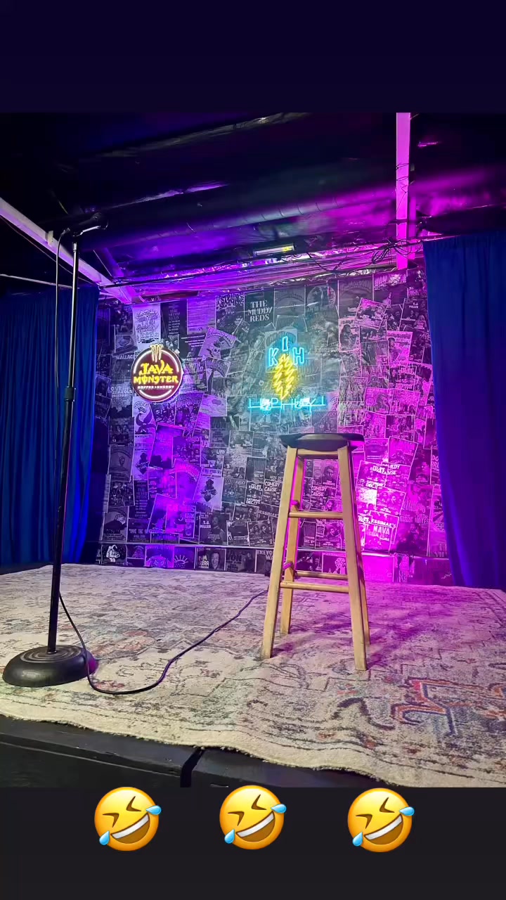 Great time at a small venue with good seating and big acts at Jam In the Van. #JAMINTHEVAN #follow #followme #bountylife #bountyhunter #privateinvestigator#robdick #robdickpi #thatguy #thatguyagain #livingmybestlife