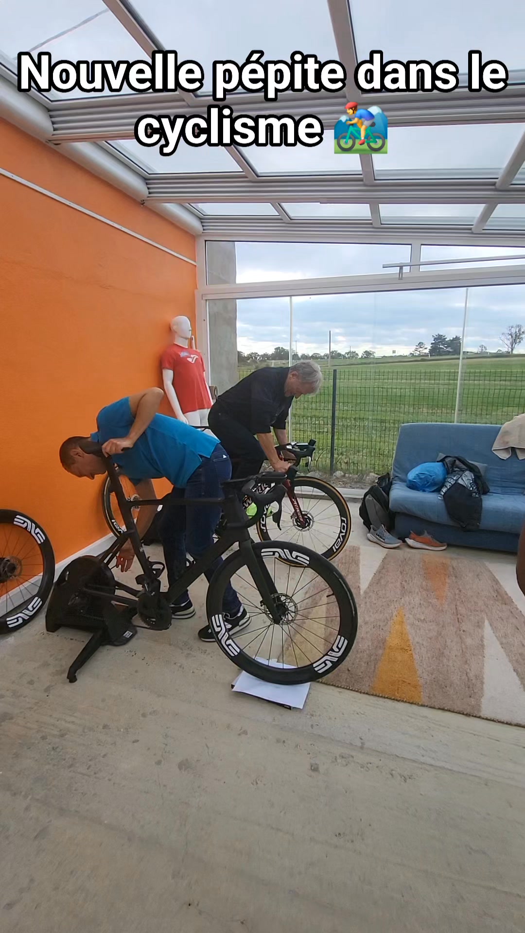 Nouvelle pépite découverte dans le cyclisme ! 😂
Alain RAGOT, Directeur de Véranda et Verrière de France, passionné d'aluminium et de vélo d'appartement...ou plutôt de véranda 😎
#vélo #humour #live #bonneambiance