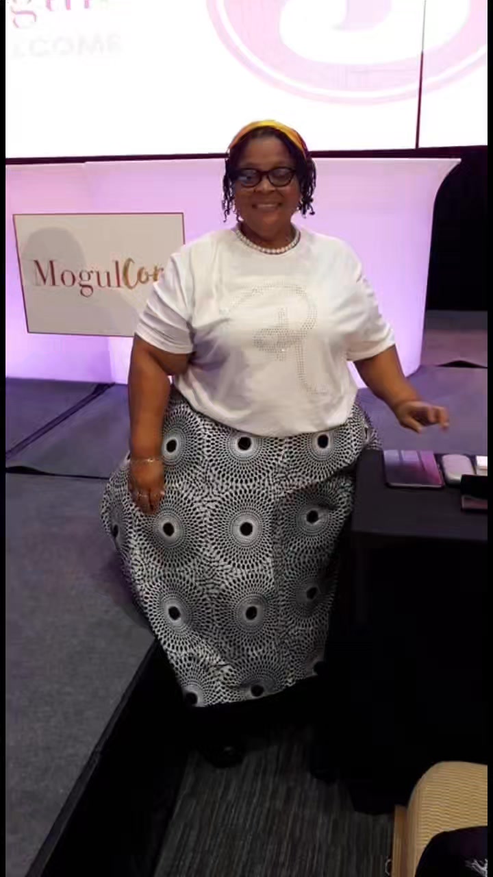 I like this memory. I had a blast attending this business conference. These type of experiences empower and inspire me to walk in my purpose and use my gifts. "Launch Into the Deep: Marketplace Ministry Intensive; a FULL Day, Saturday, November. 1. @highlight
#deepdive #entrepreneur