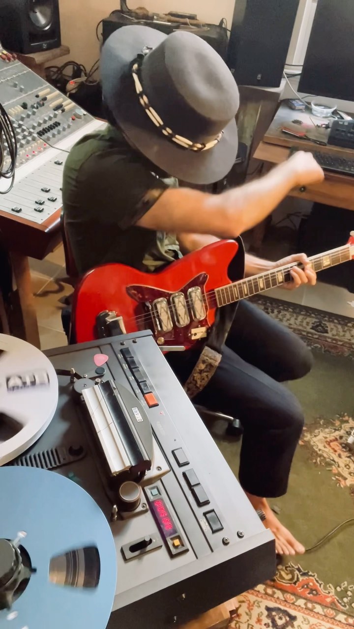 Getting back to basics over here. I love recoding like this. Without the luxury of piecing together a take I wind up focusing more on capturing a performance. #otari #tapemachine #reeltoreel