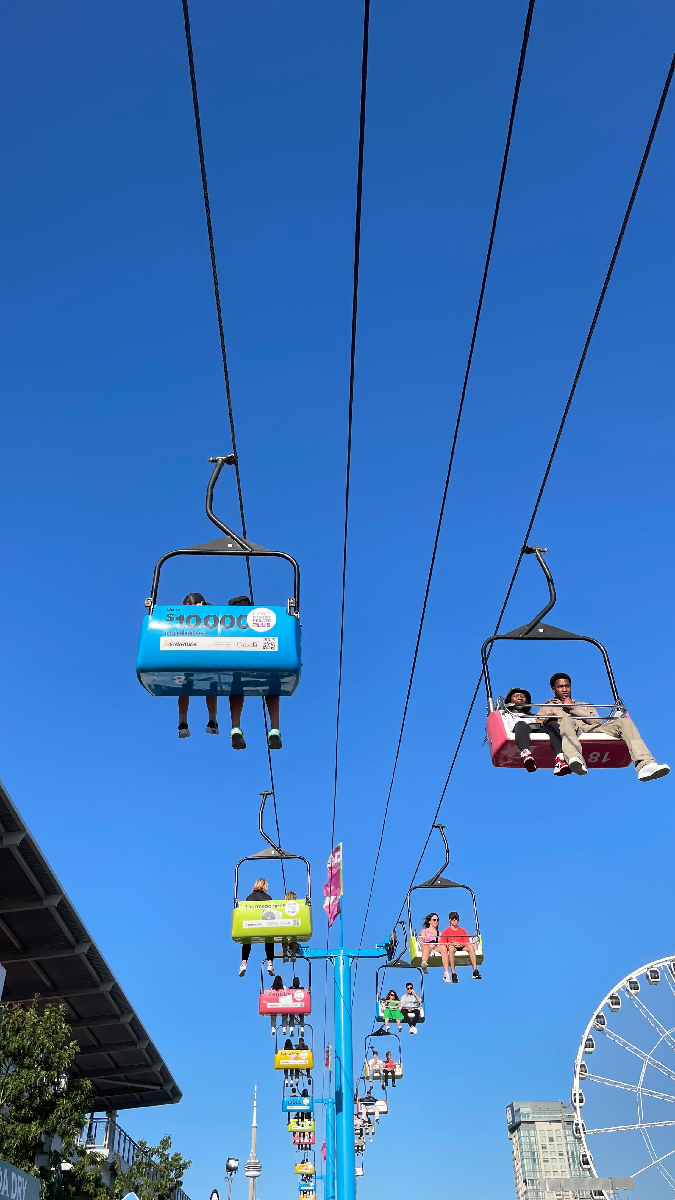 Two big kids at 💖 @letsgototheex @peter_leahy
.
.
.
.
.
#toronto #thecne #cne #summer #summervibes #ferriswheel #fun #giggles #deepfried #bucketlist #the6ix