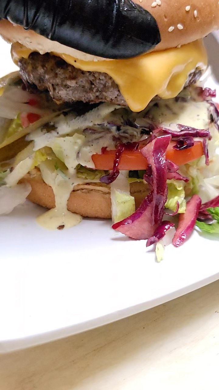 ✨Mediterranean Burger✨ Have you had a chance to try our burger yet?! 🍔
#supportsdlocal #sdfoodie#eatsandiego #sandiegocalifornia #bestofsandiego #thingstodoinsandiego #bestfoodsandiego #stayclassysandiego #sandiegocatering #northcountysandiego #sandiegoevents #sandiegovegan #escondido #escondidoca