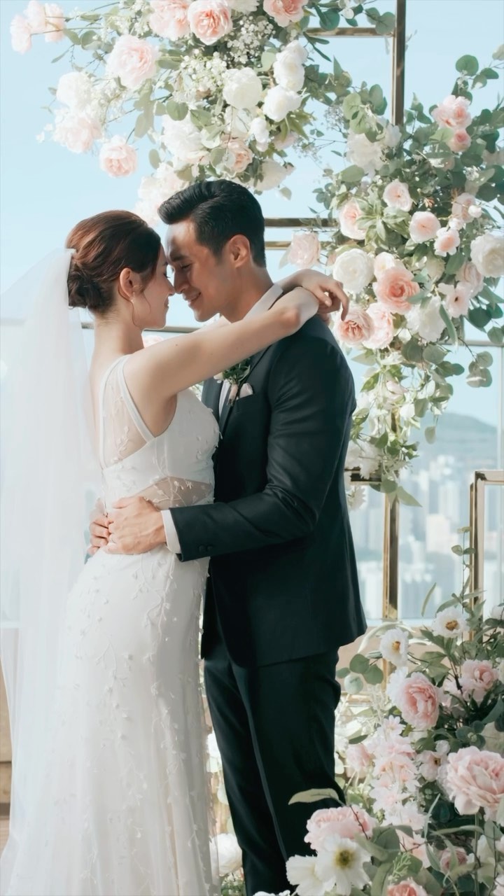 Smile and say โI do!โ in front of this spectacular harbour view! ๐ฐ๐ปโโ๏ธ๐คต๐ป๐๐
A collaboration of love between Marriage Maestros & @easthk @sugarhongkong
.
.
.
Venue: @easthk @sugarhongkong
Creative Direction & Styling: @marriagemaestros
Planning & Coordination: @weddingmaestros
Photography: @garethgotblownup
Videography: @ixgrapher
Dinner Reception Table, Bouquets & Floral Pieces: @garykwok_flower
Backdrop, Lighting & Ceremony Flowers: @freeconcept_HK
Wedding Gown: @la_ceremonie_atelier
Evening Gown & QiPao: @matadorcouture
Groomโs Attire: @modetuxedo
Makeup & Hair: @makeupbees
Shoes: @odelicate
Jewellery: @caratlondon
Tea Ceremony Set: @faux_home
Bride Model: @ve___nusssss
Groom Model: @rocky__wong
#atEAST #WEDDINGatEAST #EASTHongKong #SugarHongKong #swirehotels #MarriageMaestros #WeddingMaestros #la_ceremonie_atelier #freeconcept_HK #modetuxedo #makeupbees #odelicateshoes #CaratLondon #GaryKwokFlowersDesign
#WeddingPhotoShoot #WeddingBrochure
#WeddingPlanner #WeddingDesigner #WeddingVenue
#HKWedding #HongKongWedding