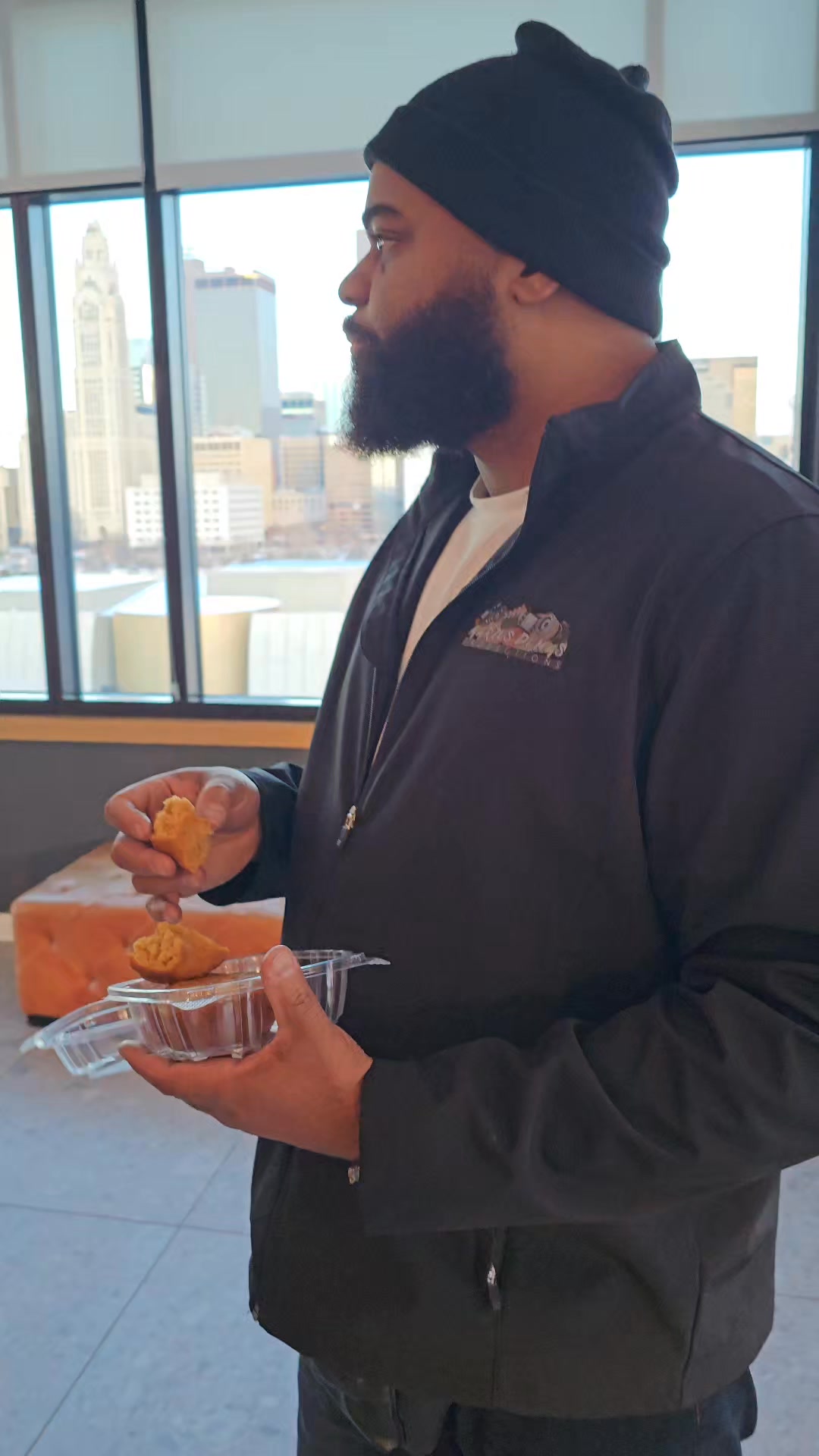 Still on cloud 9 from this live review 🥹
“It feels like it gives you a hug in every bite."
Moments like this remind me why I do what it do.
Bringing comfort, joy, and a little sweetness to people’s days.
Grateful doesn’t even describe it 🤎🍰