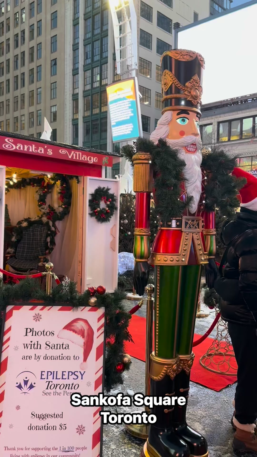 Winter Glow at Sankofa Square is such a vibe! ❄️✨
Bright lights, downtown energy, and all the cozy winter feels right in the heart of Toronto. This spot seriously knows how to bring the magic at night.
#WinterGlowToronto #SankofaSquare #TorontoWinter #TorontoLights #TorontoAtNight #DowntownToronto #VisitToronto #ExploreToronto #TorontoEvents #HolidayLights #WinterVibes #TOReels #TorontoLife #WinterInToronto #yongedundassquare #winterintoronto #torontoactivities