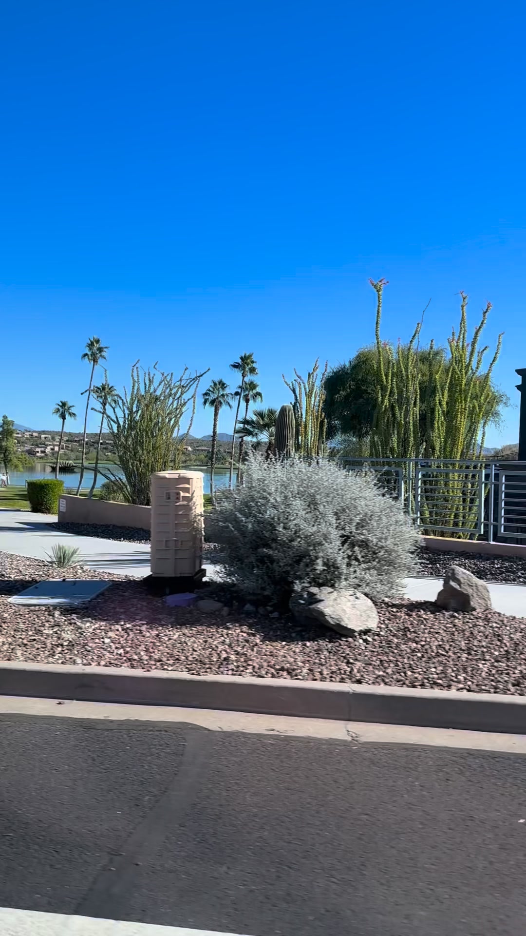 That giant fountain going off against the desert and mountain backdrop never gets old. Easy strolls, fresh air, and just a really nice spot to slow down and enjoy Arizona.
#FountainPark #FountainHillsAZ #VisitArizona #ArizonaViews #DesertVibes #ExploreAZ #ScenicArizona #NatureReels #TravelArizona #AZReels #OutdoorVibes #travelarizona #arizonatourism