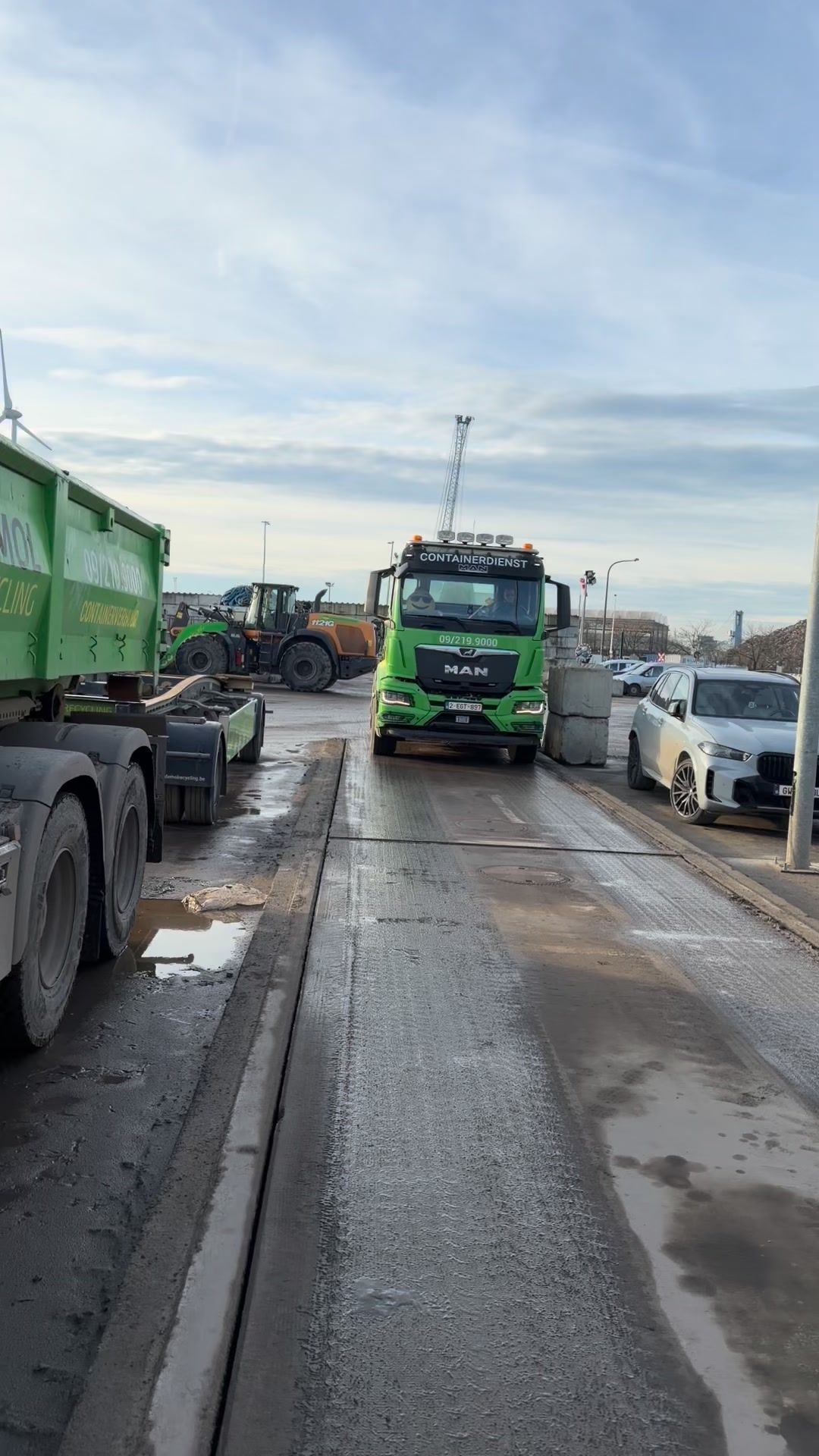 🚨🚨Containerke bestellen is De Mol Recycling BV bellen!
Wij zijn nog open tot woensdag middag 12u ! Leveringen of afhalingen ! Betoncentrale eveneens open ! 🚛🚛🚛 #betoncentrale #recycling #afvalinzameling #Containerpark #containerservice