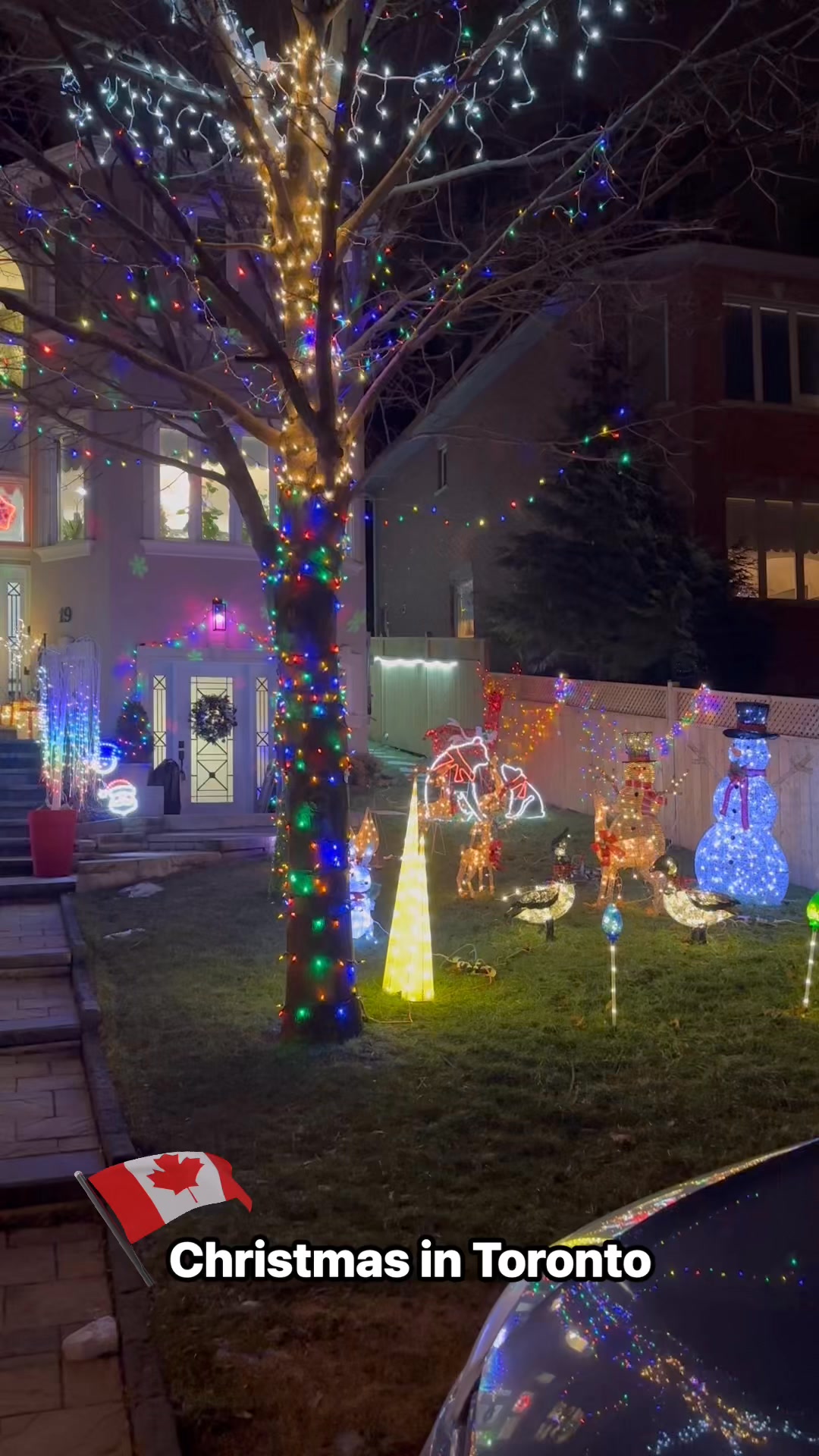 Christmas in Toronto just hits different 🎄✨
Festive lights, holiday displays, and that city energy mixed with Christmas magic everywhere you go.
Nothing like wintertime in the city 🤍❄️
#ChristmasInToronto #TorontoChristmas #TorontoHolidays #WinterInToronto #HolidaySeason #ChristmasLights #FestiveVibes #TorontoWinter #CityChristmas #OntarioWinter #TorontoReel