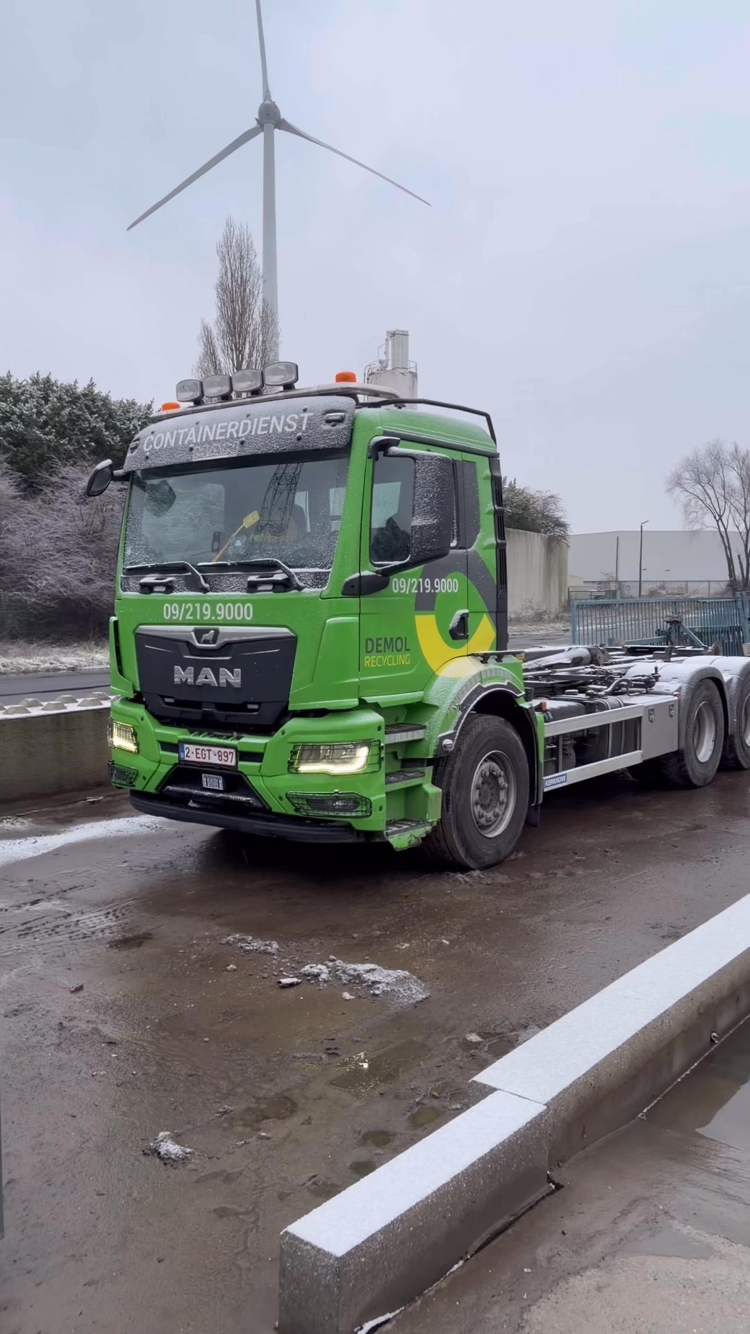 Boys and toys ! @ Grondwerken De Mol & De Mol Recycling BV ! Veel veilige kilometers #trucks #letsgo #kuubs #rijenRudyrijen #teamdemol