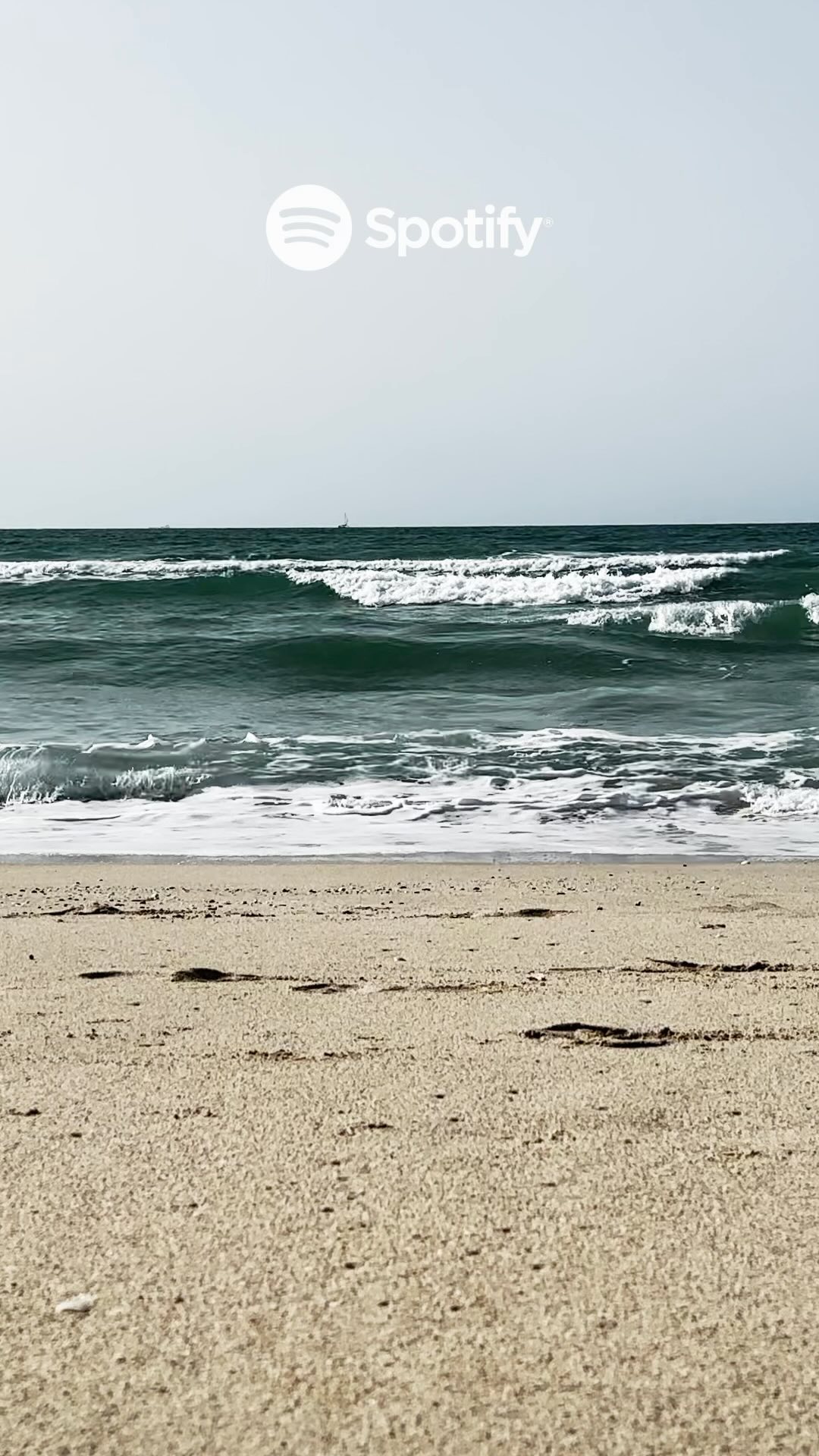 A new addition to my TELEPORT TO THE BEACH 🌴 collection - “Reverse” by Dig It All (@regalygyorgy and myself) is up on all major platforms by @inkognitorecords 😎 Check link in bio for the playlist on Spotify 🍹
Waves recorded at @nikkibeachdubai ❤️
#beach #waves #musicproducer #dubaidj #dubai #nikkibeach #nikkibeachdubai #relax #chill #lounge #downtempomusic