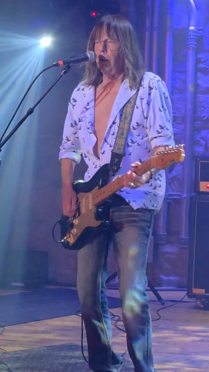 A loaded victory evening in Bellingham WA viewing the SEAHAWKS rout the crash & burn 49ers and encore front row with legend Guitar Slinger Pat Travers & Band.
13 year young Travers was once front row to a Hendrix concert and got his hands on Hendrix's Strat. The rest is history from the flame of Hendrix to Travers Hall of Fame guitar chops.