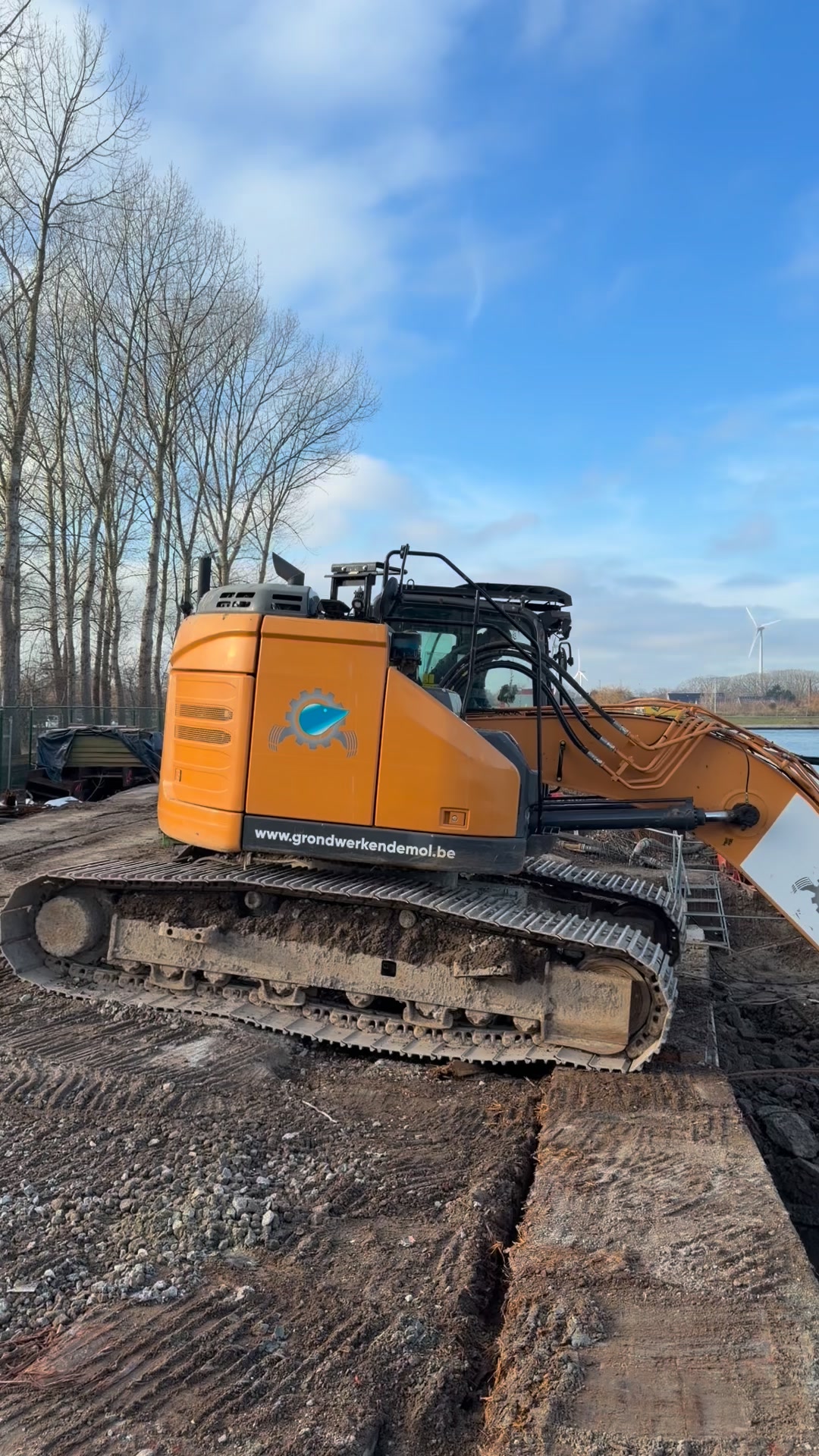 #demolition #waterfront #waterworks #concrete #groundworkisthebasethefinishingtouchisourcase Grondwerken De Mol & De Mol Recycling BV