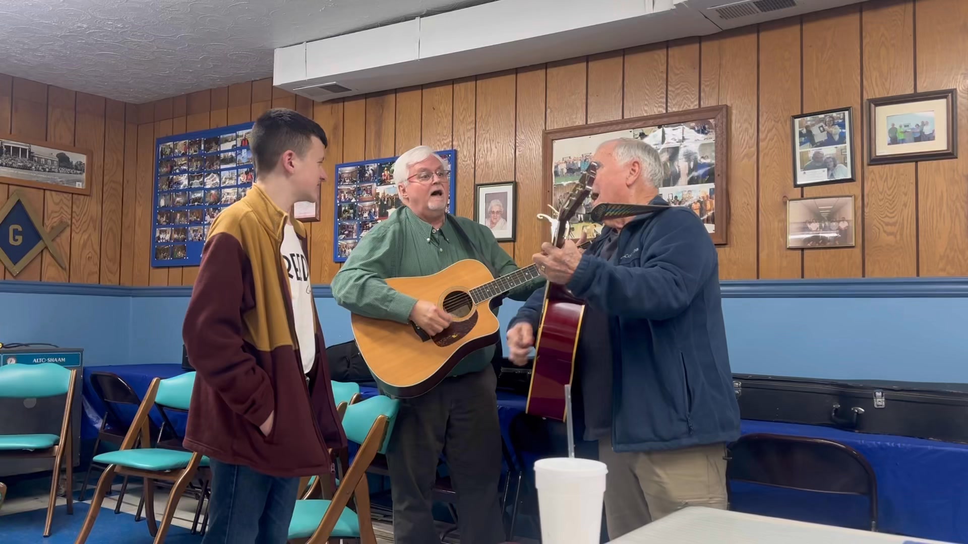 A little clip of me, Herschel Walker, and Roger West singing “Is That The Lights Of Home” tonight