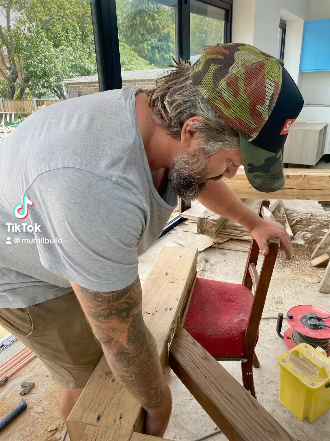 Stunning Porch designed and built by Murrills using old English oak. It is a piece of Art 😍😍 #murrillbuild #porch #englishoak #oak #carpentry #bespoke #bespokebuilt #stunning #homes