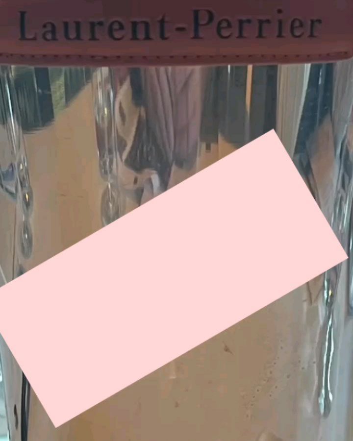 Champagne seminar at The Chedi Andermatt with Byron from The Beverage Institute.
Sharing the passion and knowledge about the iconic sparkling wine.
A rich journey about the appellation, the different regions, grapes varieties, soils, history, and tastings.