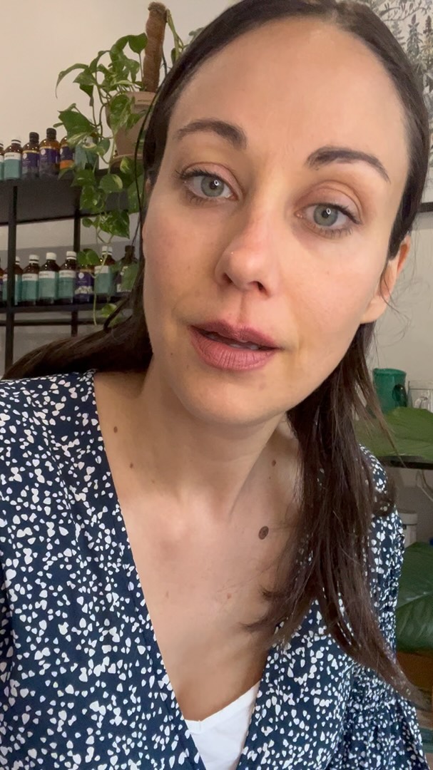 〰Post natal depletion
Yep it can occur up to 10 years after having a baby. The early years require so much energy, sleepless nights and depletion. It’s something I see in nearly all of my mums of little ones. Testing is important. Chat to your gp and organise that blood test. If you’ve had a pregnancy with low iron, follow up on this each year.
Eat well when looking after little ones, you can’t run on empty, self-care is vital for everyone in the household.
Side note DHA is not a common blood test but sources include fish (2-3 serves a week) & algae (supplementation form).
#naturopath #postnatal #lowenergy #fatigue #nutrition