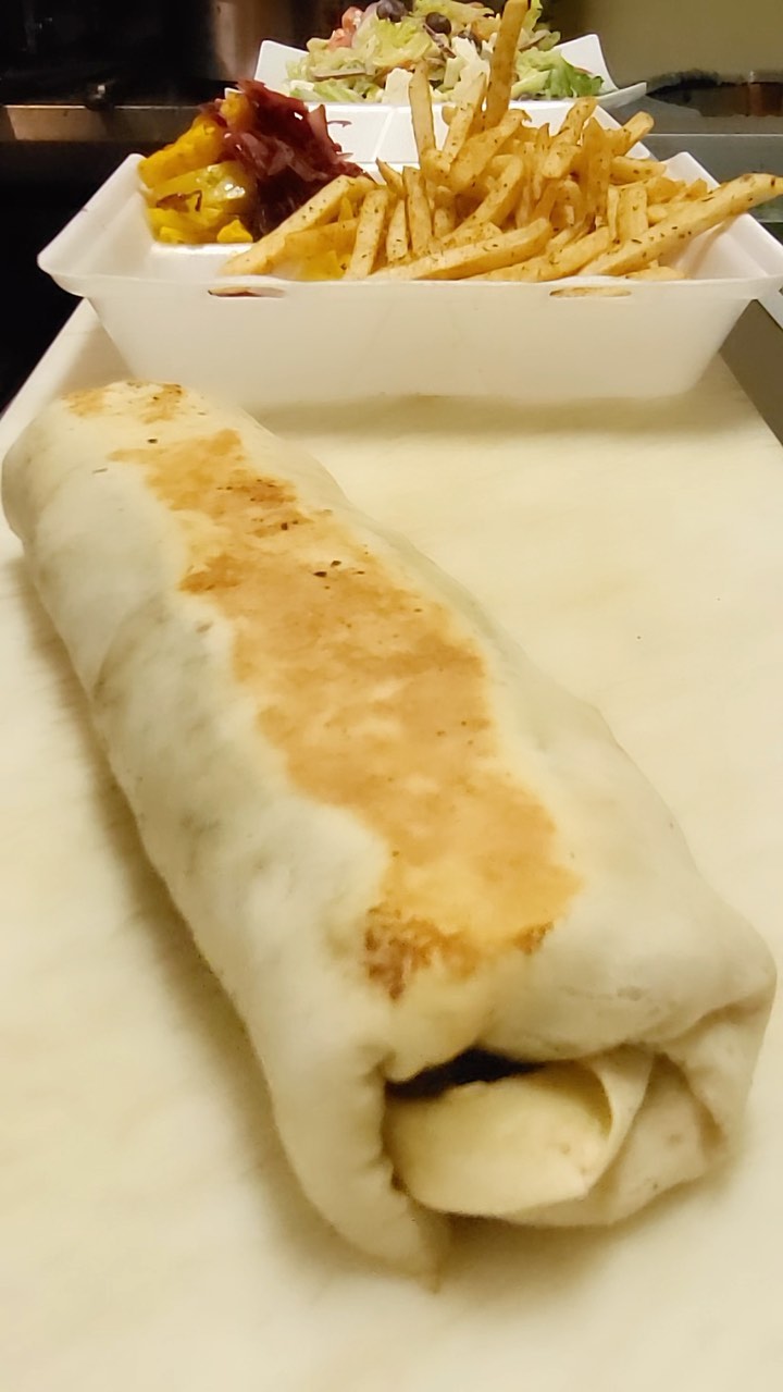 ✨Shawarma Wrap - but, bite-sized bites ✨ the most delicious and quick lunch to grab when you’re on the go! Order now 🌯
#sdlife #goodeats #instaeats #yelpsandiego #forkyeah #eatfamous #topcitybites #topfoodpics #bestfoodfeed #buzzfeast #bestfoodsandiego #myfab5 #youstayhungrysd #foodstagram #sandiegomagazine #socaleats