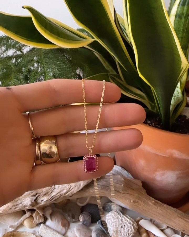 When someone comes to me to make a special piece for someone that they love they sometimes have an idea in mind and others time not. It’s a journey each time as it should be to create something of meaning and in this culture of quick access to anything and a use it and lose it mentality of consumption these jewelry pieces are the exact opposite. ✨ Making something that takes thought and craftsmanship gives an object just what it is meant to be- an object that will hold meaning, feeling and love all encompassed in a moment in time. ✨
This piece was no different- a necklace made for his love to wear as a gift and in the end it symbolizes the love, a mama and their beautiful daughter. These two ladies are lucky to have to ruby as their birthstone ❤️ A beautiful ruby framed with tiny pavé set rubies all around and hung from a sweet gold chain. All the magic ✨❤️✨
#rubies#love#customisbest#madeinnyc#katherinelincoln#goldsmith#studiolife
