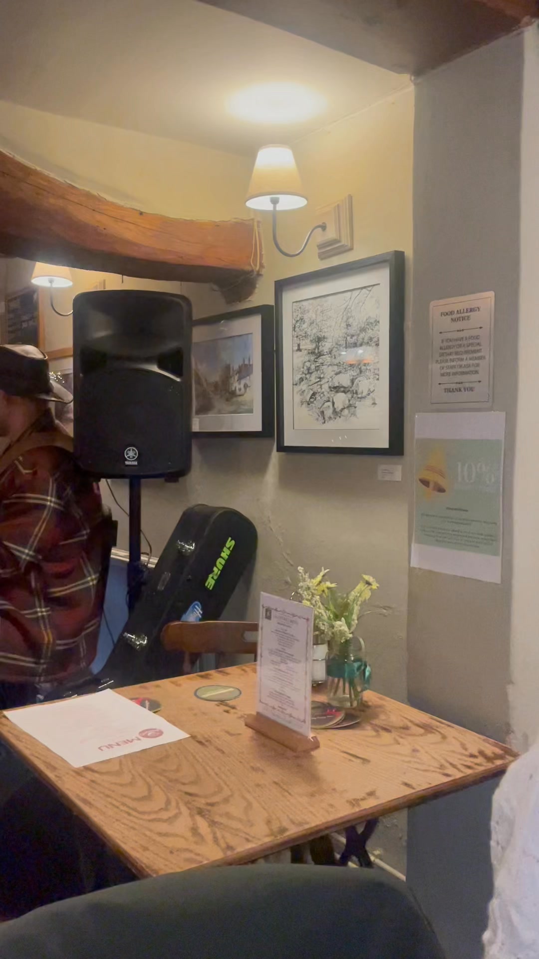 An absolutely belting night in The Bell. Great food truck from Phayao and a brilliant set from Ding n John.
More please.