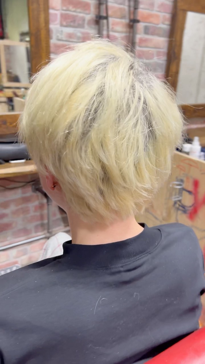 Transformation ❤️🙏
Danke für Dein Vertrauen @okka_fre 🫶
#wirschneidendortmund
#ctmstr #cutmasterdortmund #friseurdortmund #transformation #shortcut #glynt
#hair #haircolor #hairdresser #beauty #wow
#dortmund #phönixsee #frisuren #hairstylist
#blondehair #frisur #style #happy #love #fashion
#frisurentrends #haircut #frisurenideen #schön #haare