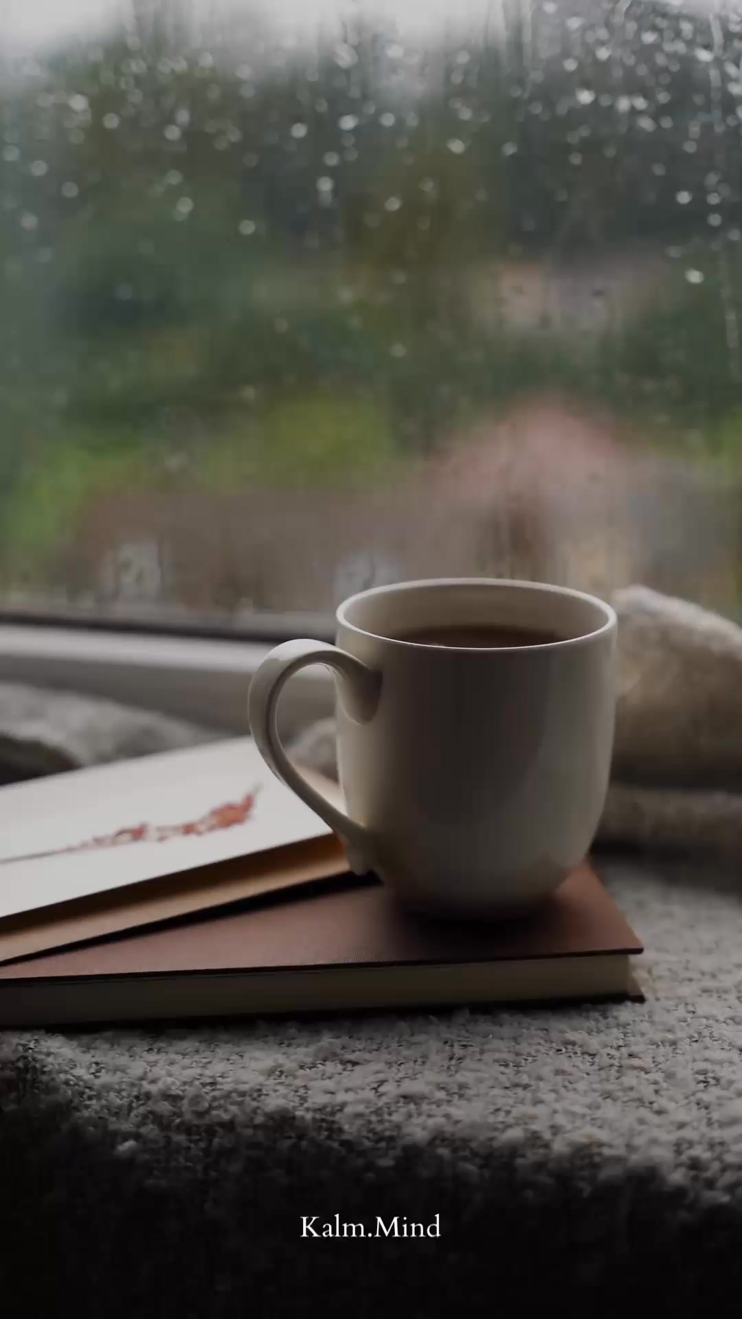 🤍✨Not everyone feels the shift in winter, and that’s okay.✨🤍
But if your energy dips, your mood feels heavier, or motivation slows, reduced daylight may be affecting your brain chemistry.
Seasonal depression doesn’t resonate with everyone.
But for some, it’s very real.
Understanding the why changes how we respond 🧡
#mood #lowmood #relax #wellness #winter