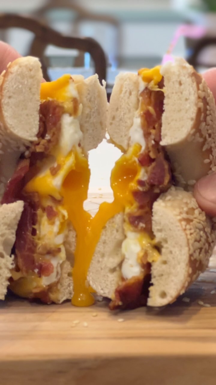🥓🍳🧀🥯 who doesn’t love a Bacon Egg and Cheese Bagel! 🥓🍳🧀 🥯
MTL bagels are great for making sandwiches. Pick-up your bagels this Friday at Udall’s @heirloomfm and you can enjoy #baconeggcheese bagels all weekend!
🔗 Pre-order your bagels with the link below or in our bio.
https://www.mtl-bagels.com
Bacon, egg and Cheese not included. 🤣
#bagelbliss #tucsonfoodie #brunch #tucsonlocal #tucson #thisistucson