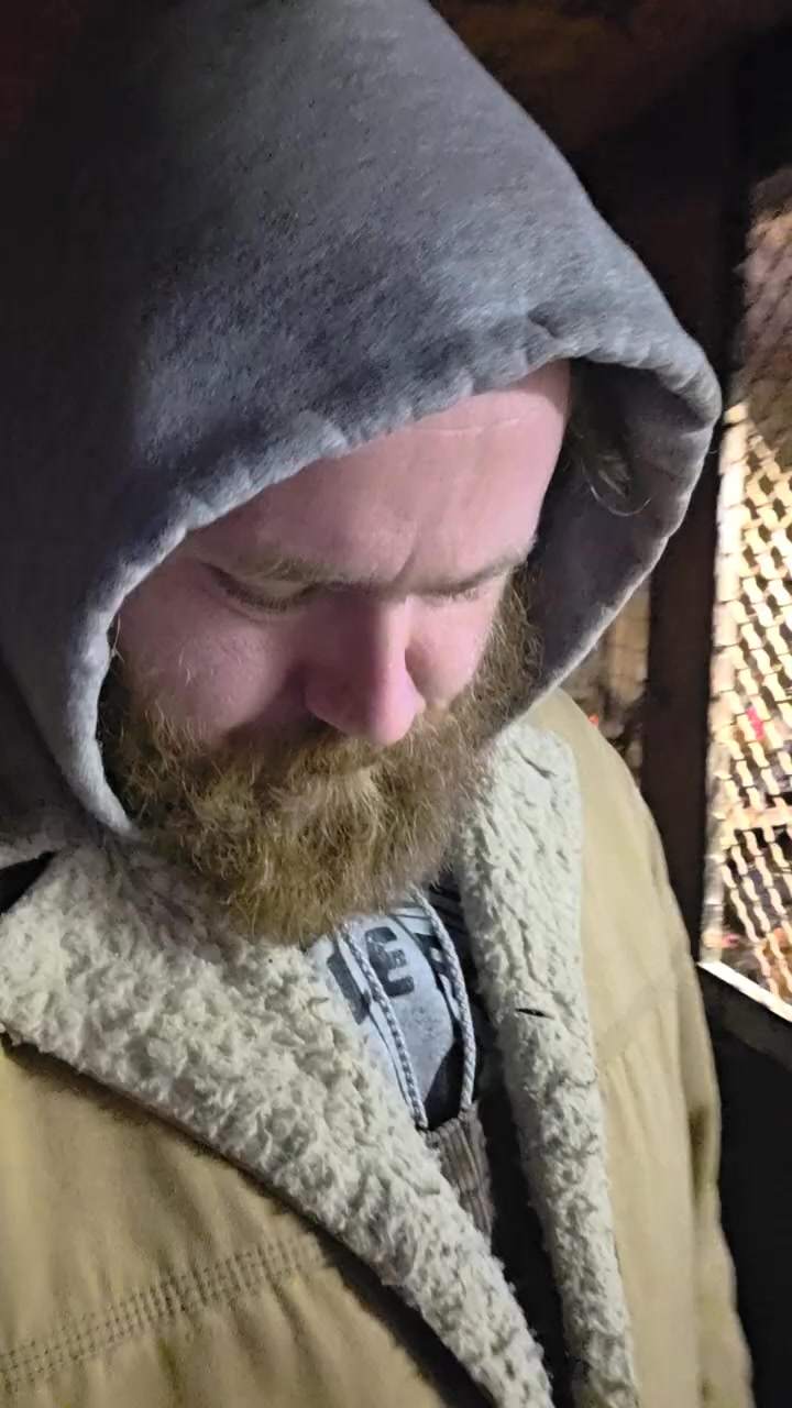 Happy Monday folks! Another installment of Monday meat day and some morning farm chores. The sub zero temps are hopefully leaving for a while and we can get some of this snow melted and the hens can get back out to roaming.
Baby chick chores are easy and a good way to get back into the swing of in season routines. Soon we will have veggie transplants, pigs, turkeys, and more to care for on a daily basis. A nice easy start to the 2026 farm season, baby chicks, hens, and tending to the fire.
Simply Growing Food