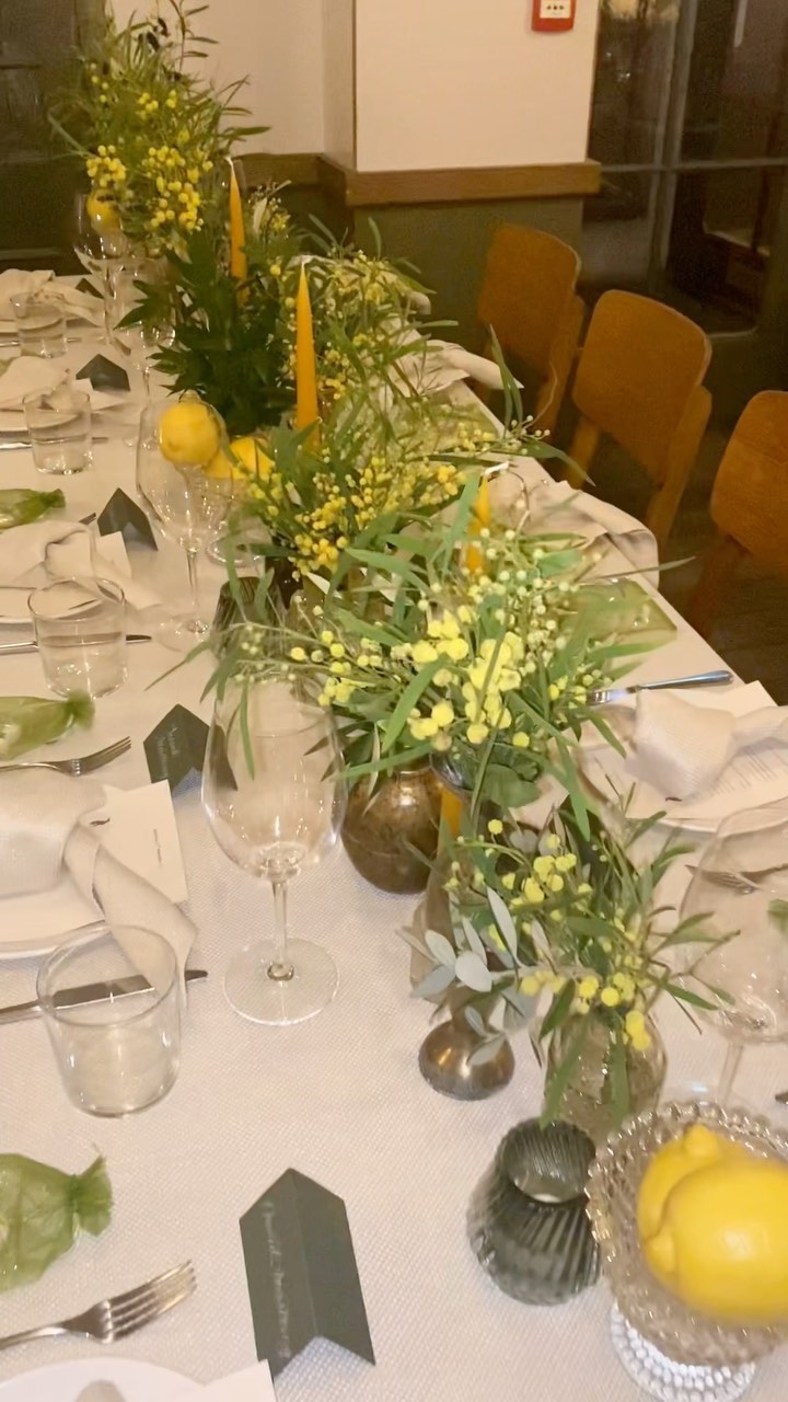 A slice of Italia for Brian’s birthday last night. Marianne and Brian wanted a rustic Italian feel and a huge thank you to @wildaboutflower for delivering the most beautiful tablescape and to @greyhoundmarylebone for wonderful food and service
Stationery @eracalligraphy
Music @herringbonecocktailclub
#eventplanner #ukeventplanner #luxuryevents #bespokeparties #milestonebirthday #italia #italiantablesetting