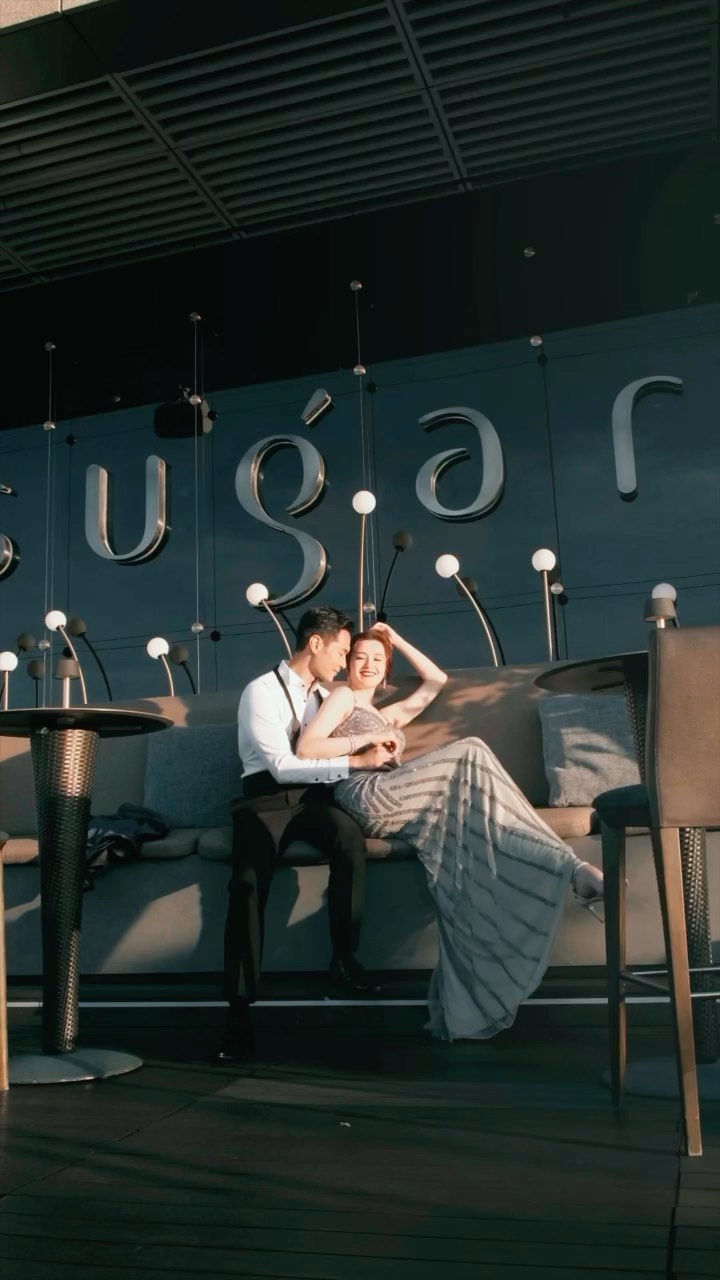Need a little sweetness in your life?
Let your love sparkle at SUGAR โจ๐คโจ
A collaboration of love between Marriage Maestros & @easthk @sugarhongkong
.
.
Venue: @easthk @sugarhongkong
Creative Direction & Styling: @marriagemaestros
Planning & Coordination: @weddingmaestros
Photography: @garethgotblownup
Videography: @ixgrapher
Dinner Reception Table, Bouquets & Floral Pieces: @garykwok_flower
Backdrop, Lighting & Ceremony Flowers: @freeconcept_HK
Wedding Gown: @la_ceremonie_atelier
Evening Gown & QiPao: @matadorcouture
Groomโs Attire: @modetuxedo
Makeup & Hair: @makeupbees
Shoes: @odelicate
Jewellery: @caratlondon
Tea Ceremony Set: @faux_home
Bride Model: @ve___nusssss
Groom Model: @rocky__wong
#atEAST #WEDDINGatEAST #EASTHongKong #SugarHongKong #swirehotels #MarriageMaestros #WeddingMaestros #la_ceremonie_atelier #freeconcept_HK #modetuxedo #makeupbees #odelicateshoes #CaratLondon #GaryKwokFlowersDesign
#WeddingPhotoShoot #WeddingBrochure
#WeddingPlanner #WeddingDesigner #WeddingVenue
#HKWedding #HongKongWedding