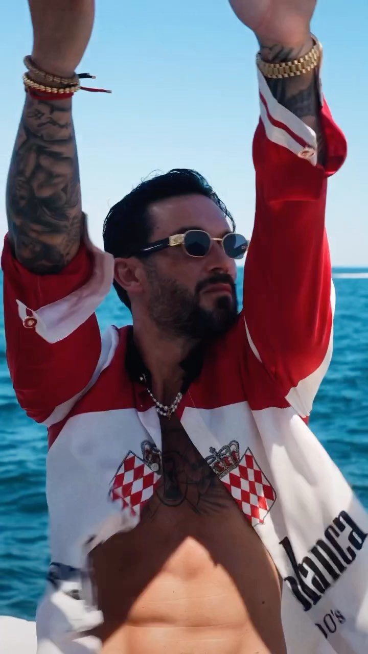 Have you ever thought that the sea could be the perfect setting for your campaign, event or shooting? 📸🌊
Get more information at info@puertobanuschartermonty.con
Campaign for @craftdldn w @alexcannon in our yacht model Sea Ray Amberjack 290🛥️