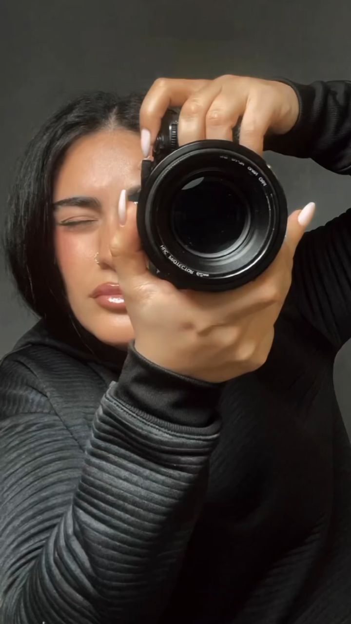 L¡nk in B¡0 for these gorgeous NATURAL LOOKING lenses! #tassuw The most gorgeous alluring eyes. How to get Hazel eyes using coloured contact lenses finish with soft eye make up / natural glam makeup.
The gorgeous model at the beginning is a talented photographer! @madosaphotographer
#colouredcontacts #coloredlenses #eyehealth #optician #makeupartist #coloredcontacts #colouredlenses #makeup #hazeleyes #beautifuleyes #eyemakeup #eyemakeuptutorial #brownsmokeyeye #smokeyeye