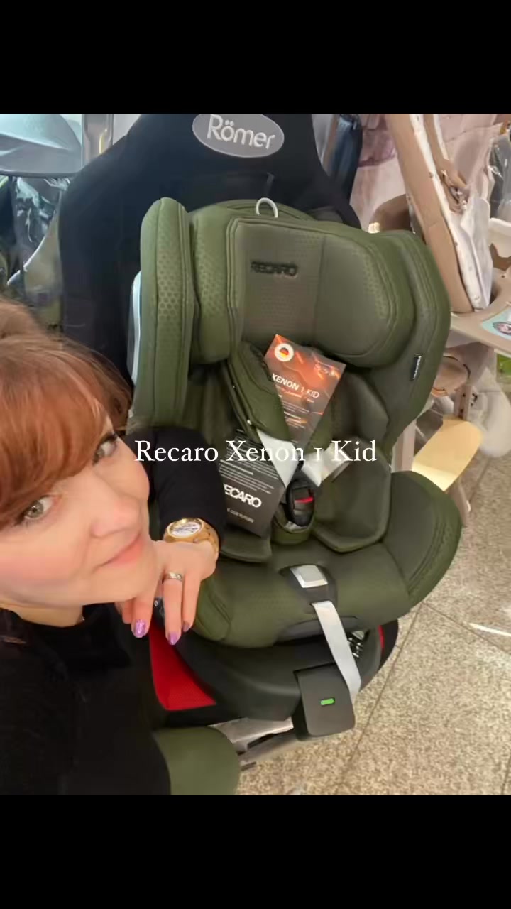 ✨ Sicherheit, Komfort & Farbe für die Kleinsten – der Frühling kann kommen! ✨
Im Babyhaus Dessau stellen wir euch den Xenon 1 Kid von Recaro vor – ein Kindersitz, der euer Kind von 61 bis 125 cm begleitet (ca. 3 Monate bis 7 Jahre) 👶➡️🧒
✔️ 360° drehbar – bequem mit nur einer Hand
✔️ Trapezförmiger Seitenaufprallschutz für extra Sicherheit
✔️ Ergonomische Liegeposition bis 165° – ideal auch für lange Fahrten
✔️ Seidige Neugeboreneneinlage aus Memory-Schaum
✔️ Rückwärtsfahren bis 15 Monate für maximale Sicherheit
✔️ Optimale Luftzirkulation – auch an wärmeren Tagen angenehm
💡 Auch ich lerne jeden Tag dazu!
Ich wusste vorher tatsächlich nicht, dass Recaro ursprünglich eine Autosport-Sitzmarke ist. Genau dieses Know-how steckt auch in ihren Kindersitzen – jeden Tag lernt man etwas Neues ✨
🎁 AKTION IM BABYHAUS DESSAU
📅 Ab heute bis nächsten Samstag
Bei Bestellung, Reservierung oder Kauf des Xenon 1 Kid gibt es eine Autositz-Schutzunterlage GRATIS dazu 🚗✨
👶 Probesitzen ausdrücklich erwünscht!
Bei uns im Babyhaus Dessau dürfen eure Kinder die Sitze in Ruhe ausprobieren – überzeugt euch selbst von Sicherheit & Komfort.
🎨 Viele tolle Farben verfügbar – der triste Winter ist vorbei, jetzt kommen die Farben zurück!
Und natürlich gilt: Sollten Kindersitze, Kinderwagen oder Buggys einmal nicht vor Ort sein, können sie jederzeit über uns bestellt werden.
📍 Babyhaus Dessau – wir beraten euch gern mit Herz 💛
#babyhausdessau #herzensladen #regionalshoppen #papasein #kleinewunder #babyalltag #mamasein #familienzeit #dessau