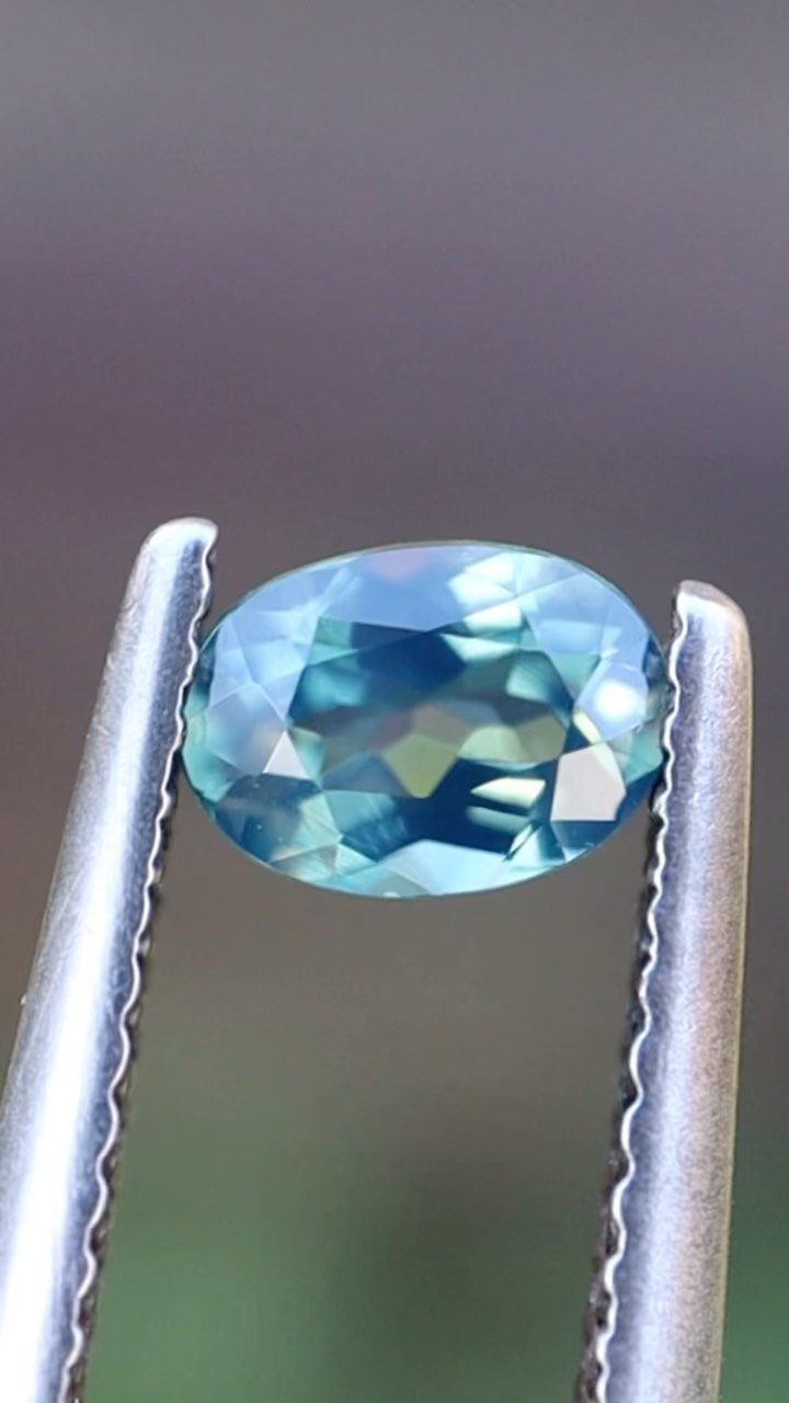 Rendez-vous sur la boutique en ligne pour découvrir les dernières nouveautés de l’année ✨
Ici un saphir d’Auvergne taille ovale de 0,64ct
Dimensions : 4,26 x 5,93mm H: 3,07mm
Naturel, non chauffé, non traité
#saphir #saphirdefrance #saphirdauvergne #frenchsapphire #finegems #exceptionalgemstones #teal #tealsapphire #bluesapphire #precisioncut #saphirfrançais #ethicallymined #naturalsapphire #unheatedsapphire #saphirnaturel #pierresethiques #joaillerieethique
#sapphire #gemme #cuttinggemstones #precisioncut #ethicaljewelry #highjewelry #opalecentsapphire #statementjewelry #hautejoaillerie #minetomarket #jewelrydesigner #milkysapphire #gemstonetraceability