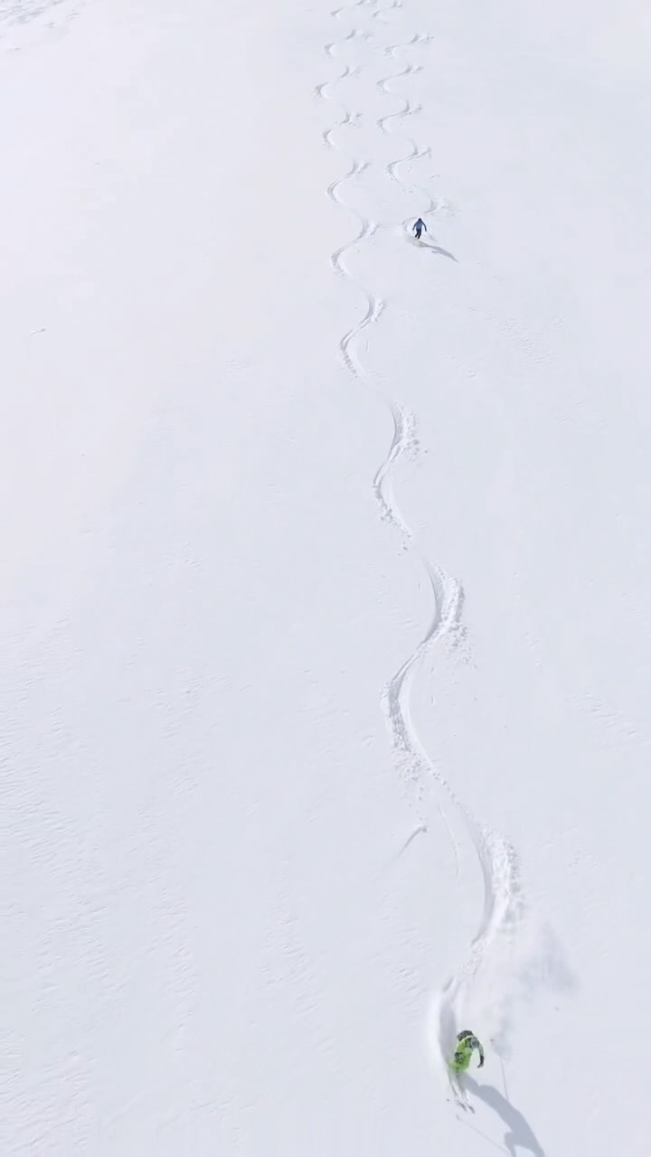 spring skitouring at its best with our guide @powdertom_freerideschule
🎥 @hannes.fank
#arlbergclassic #skischool #skiguides #stantonamarlberg #lechzuers #visitarlberg #unserarlberg #hülskenswasserbau #binderworld #adnovum