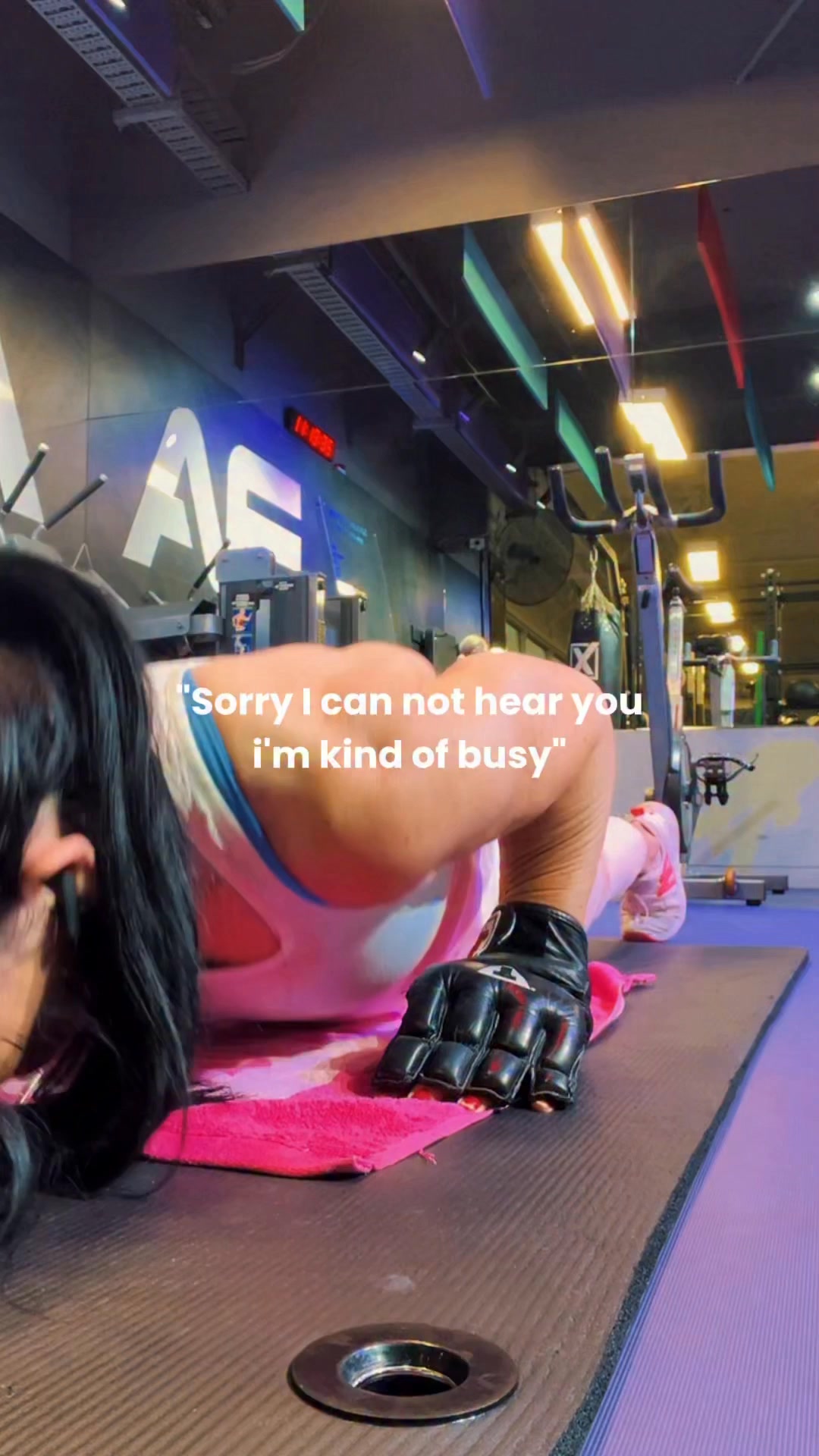 Never worry about who is looking. It’s never going to be perfect or pretty.
Head down bum up just get it done and start the week off by setting the right tone 💪🏽🥊
Happy Sunday peep-a-ramas! 🔥
#fitnessmotivation #nonnegotiable #exercise #diseaseprevention