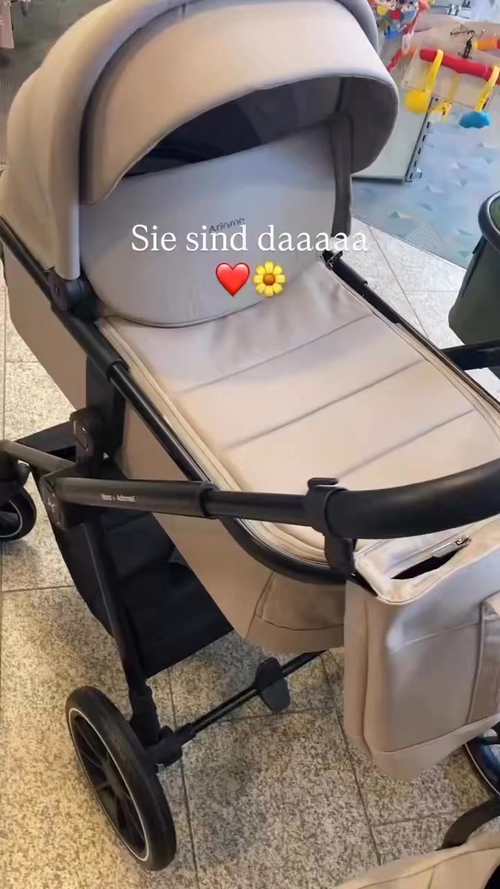 Sie sind daaaa 🥰🍀 Das warten hat sich sich gelohnt!
Unsere Neuankömmlinge: der Adamex Nova, wahlweise mit Babyschale 🍀🥰
Aber schaut selber 👀
Mehr Infos in den nächsten Tagen….
#babyhausdessau #kinderwagen #baby #deutschland #dessauroßlau #babyboy #herzensladen #FrühlingsDeals #regionalshoppen #papasein #mamasein #kinderwagen #adamex