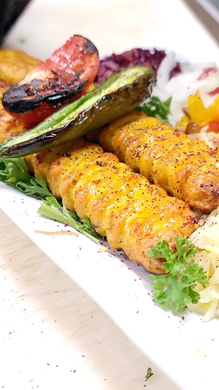 ✨ Chicken Kabob ✨
#sandiegofoodie #sandiegoeats #sandiegogram #sdeats #sdvibes #sdlife #goodeats #instaeats #yelpsandiego
#forkyeah #eatfamous #topcitybites #topfoodpics #bestfoodfeed #buzzfeast #bestfoodsandiego #myfab5 #youstayhungrysd #foodstagram