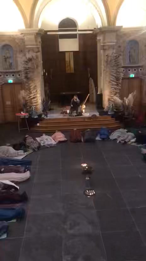 Lieven, op 10 april ben ik weer eens in de buurt van Den Haag, namelijk bij Op Hodenpijl in Schipluiden en zal ik een Lichtconcert geven waar je kunt liggen of zitten! Dus heb je zin in een diepe ontspannende reis, voel je van harte welkom in de prachtige kerk van Op Hodenpijl! 😍❤️🎶🌸 Liefs Dymphi
https://ophodenpijl.nl/evenement/lichtconcert-dymphi-peeters-april/?occurrence=2026-04-10