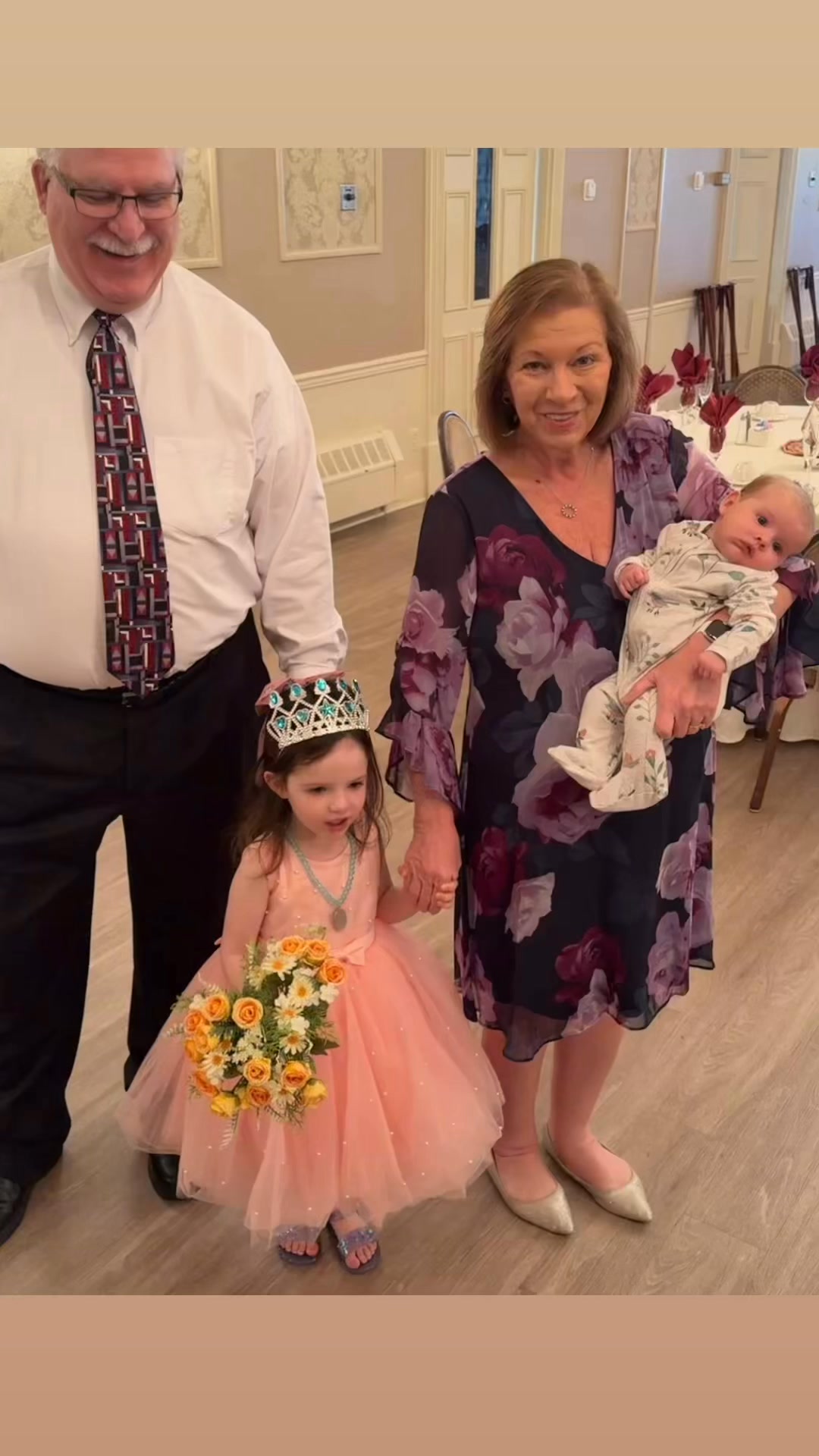 Margo took a break from the dance floor just long enough to pose with Ronni, Kennpa, and DebDeb
Kenn Heaslip Debbie Heaslip