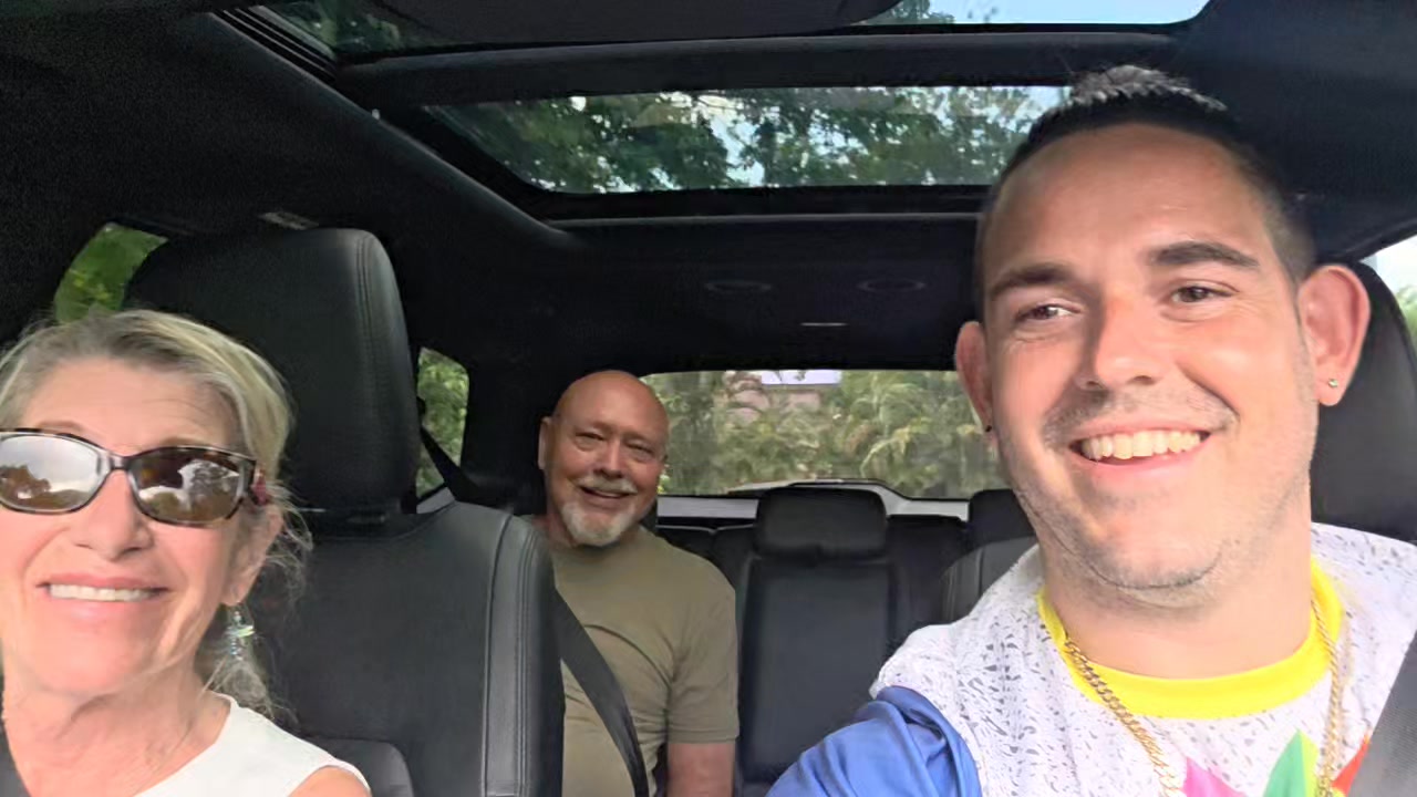 I can describe how proud I feel when I watch this videos!
I love hanging out with friends and show them the best of my country