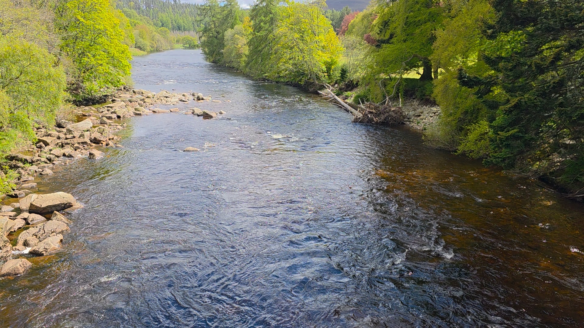 A river runs through it!
#riverDee