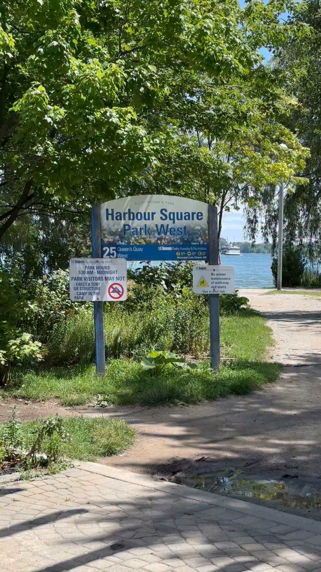 Harbourfront Square Toronto #harbourfront #torontoharbour #ThingsToDoInToronto #torontoreels #Toronto