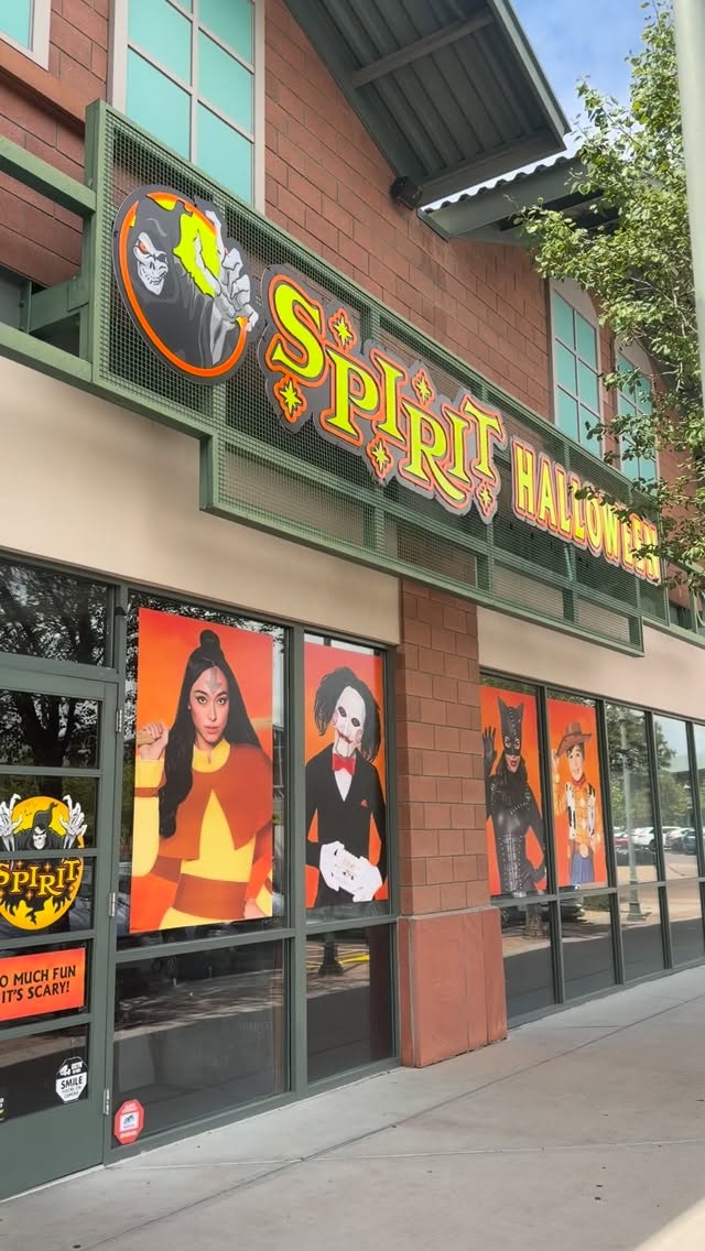 Spirit Halloween is OPEN!šš»š
Come grab a candy tote, supplies are limited so donāt miss out!