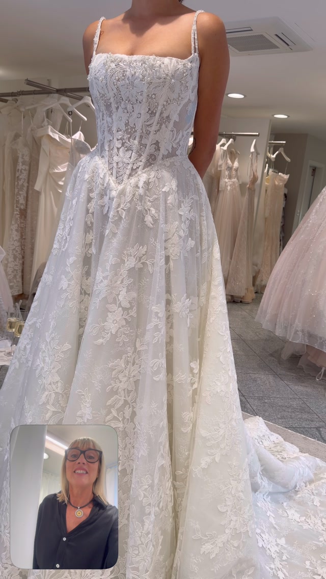 Abspeichern nicht vergessen! Ich nehme euch mit zu 6 Bräuten und 6 echten Traumkleidern. Welches würdet ihr sofort anprobieren? 🥹🤍
#mariebernal #brautkleid #beratung #weddinginspo #newin
