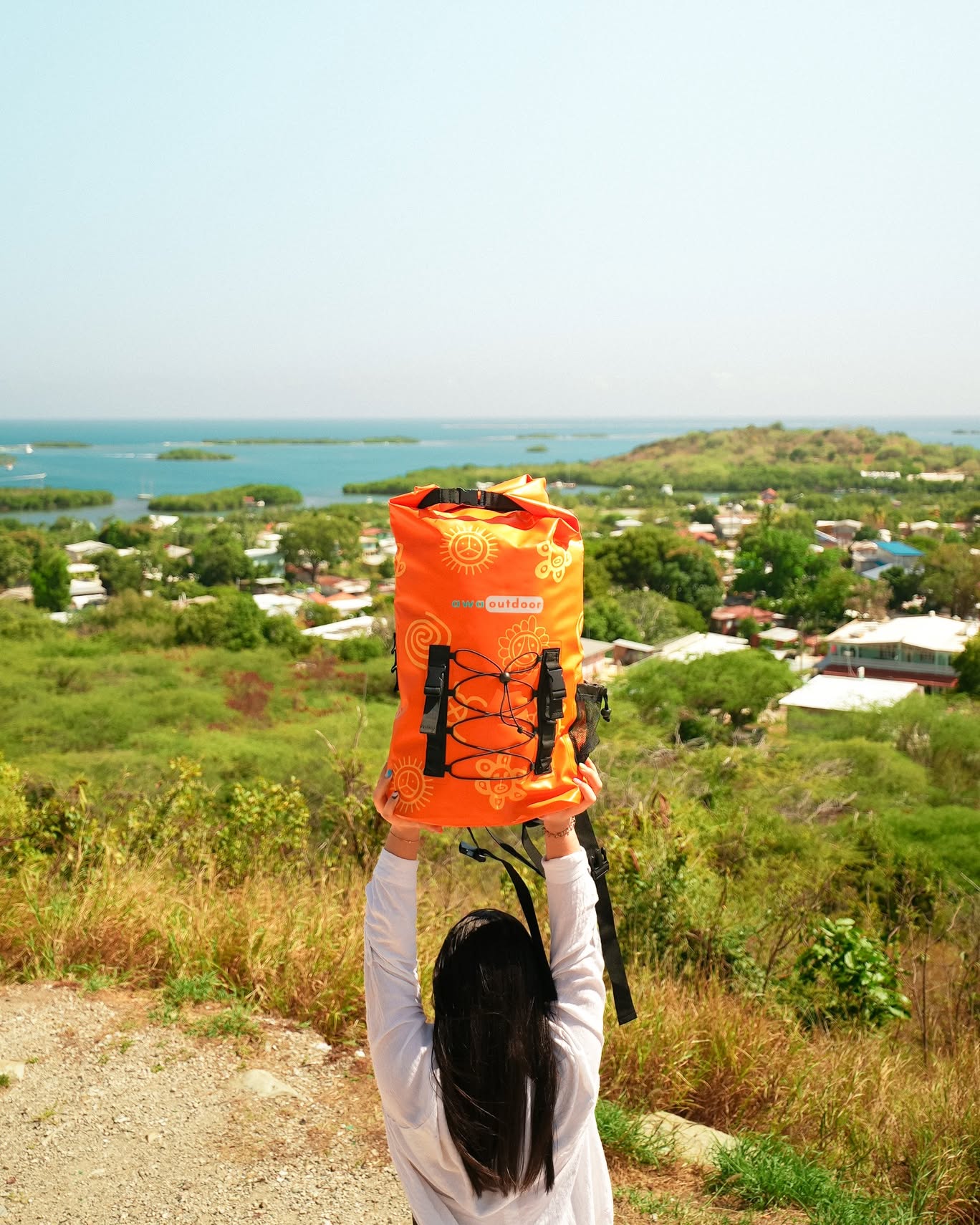 Nuestro PR Sunshine Dry Bag luciendo desde las colinas de Parguera ☀️ ¡Compra hoy!
#awapuertorico #puertorico #waterproof #mojatesinmiedo #turismo